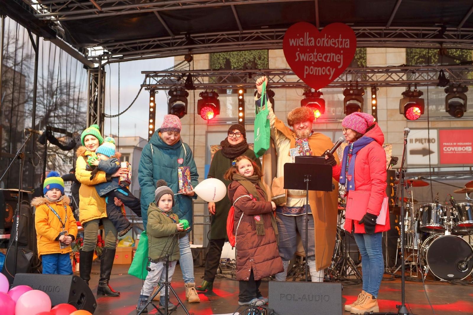 Zdjęcie w galerii na portalu naszraciborz.pl: Ależ to był 32. finał WOŚP w Raciborzu. Podsumowanie wiadomości z regionu