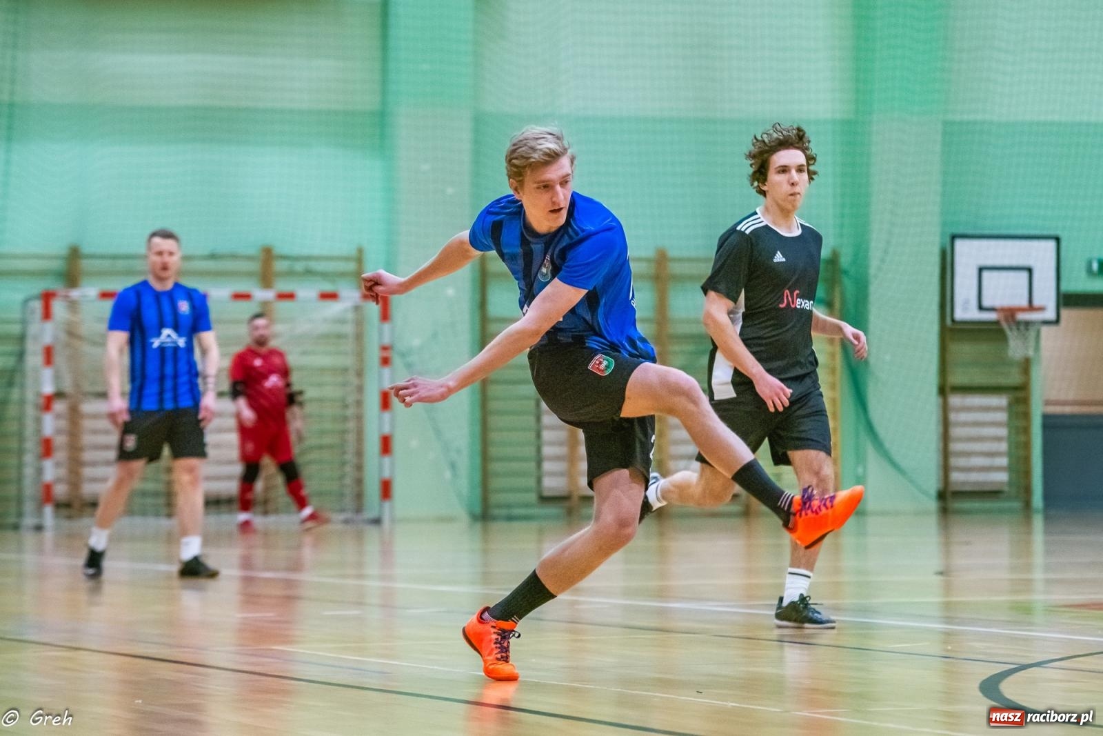 Zdjęcie w galerii na portalu naszraciborz.pl: Emocjonujący pojedynek Brexit Football i Startu Pietrowice Wielkie [FOTO] wiadomości z regionu