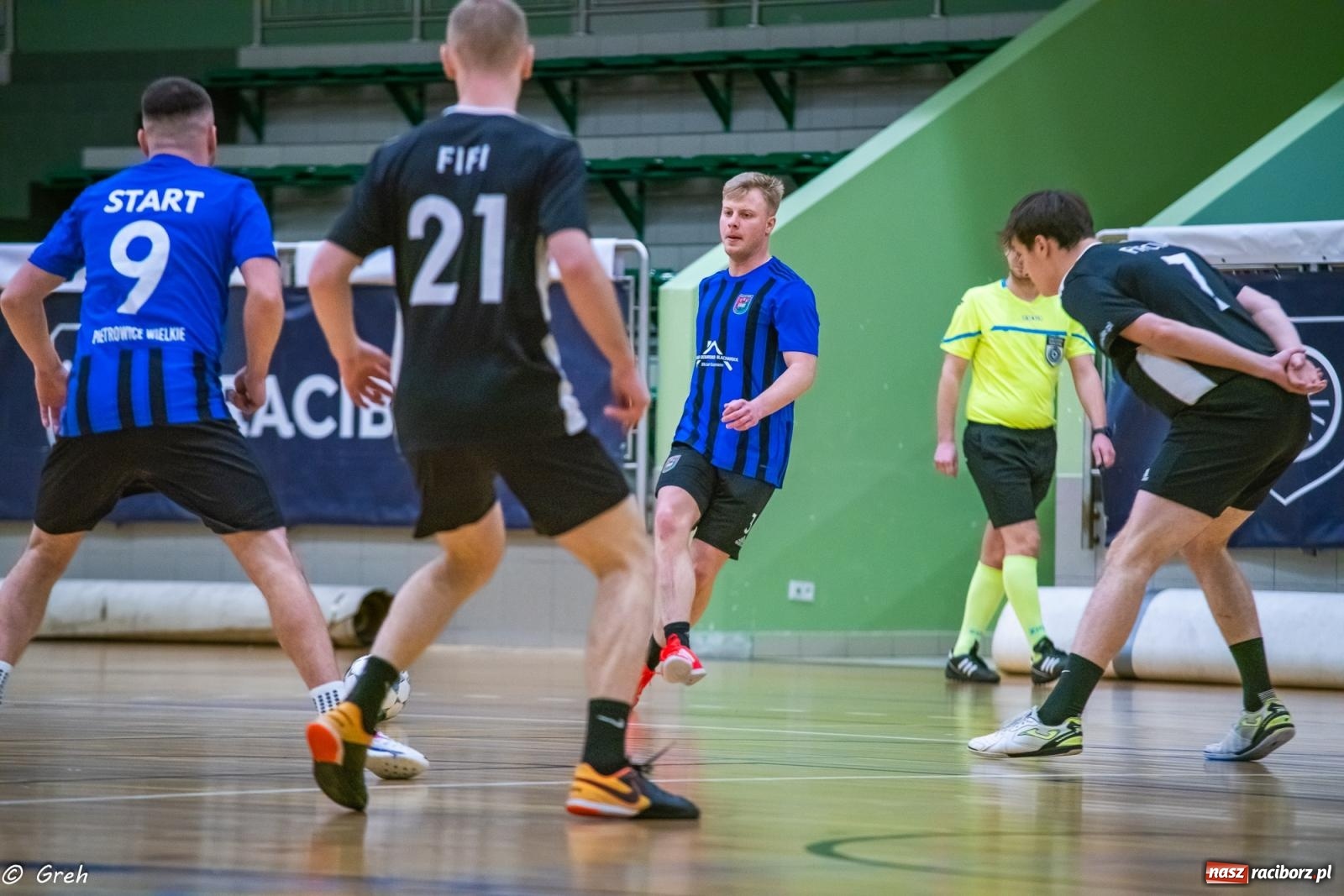 Zdjęcie w galerii na portalu naszraciborz.pl: Emocjonujący pojedynek Brexit Football i Startu Pietrowice Wielkie [FOTO] wiadomości z regionu