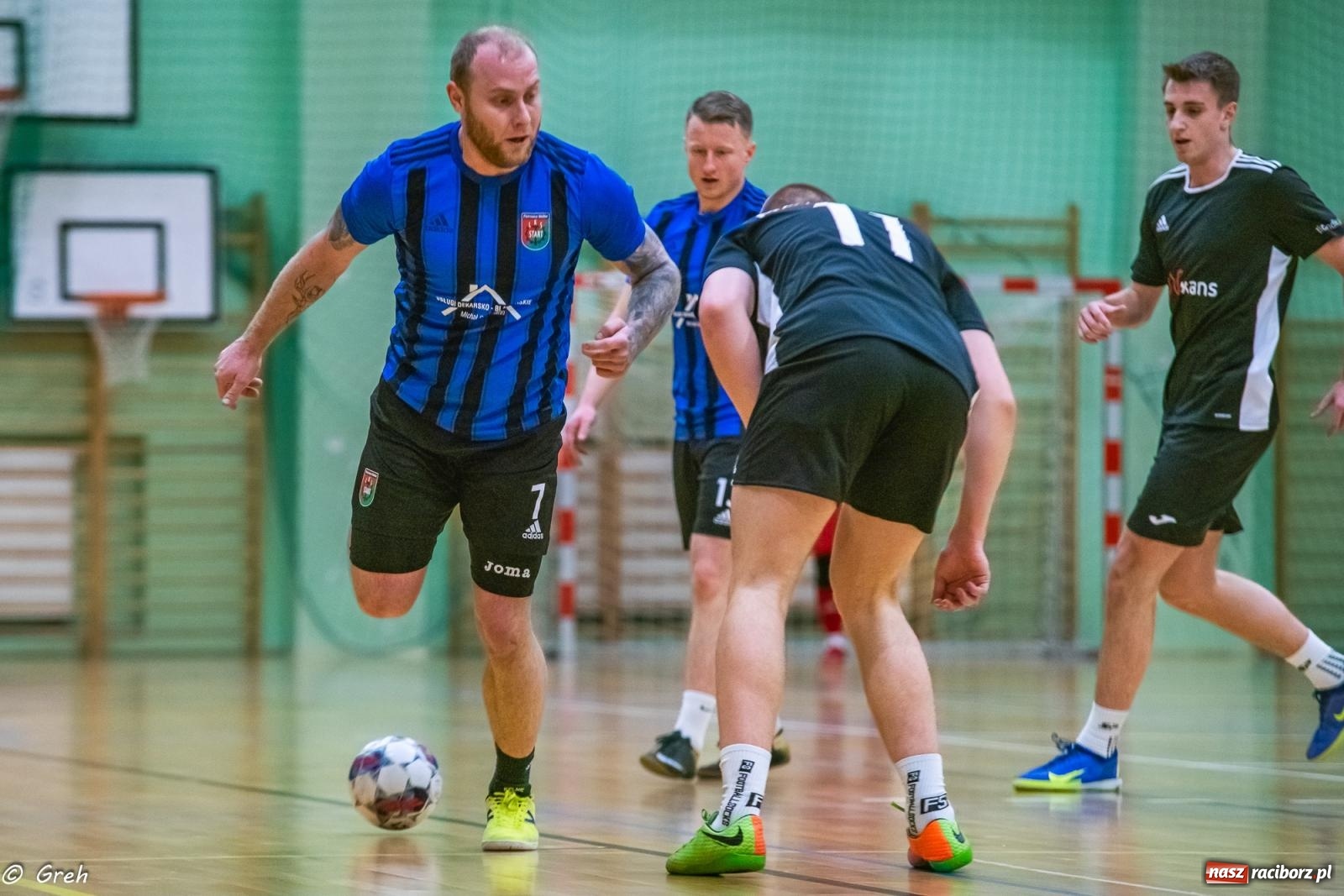 Zdjęcie w galerii na portalu naszraciborz.pl: Emocjonujący pojedynek Brexit Football i Startu Pietrowice Wielkie [FOTO] wiadomości z regionu
