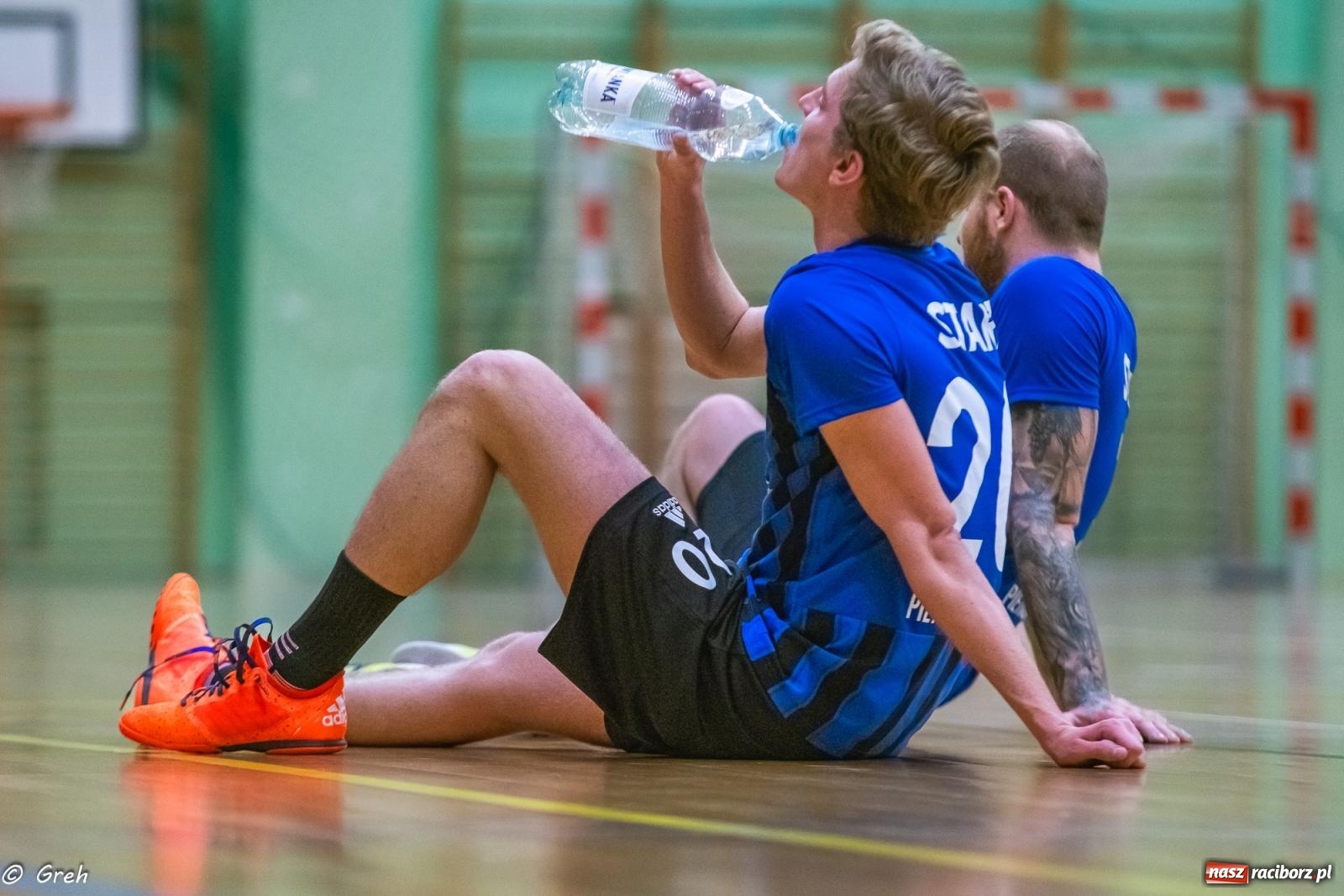 Zdjęcie w galerii na portalu naszraciborz.pl: Emocjonujący pojedynek Brexit Football i Startu Pietrowice Wielkie [FOTO] wiadomości z regionu