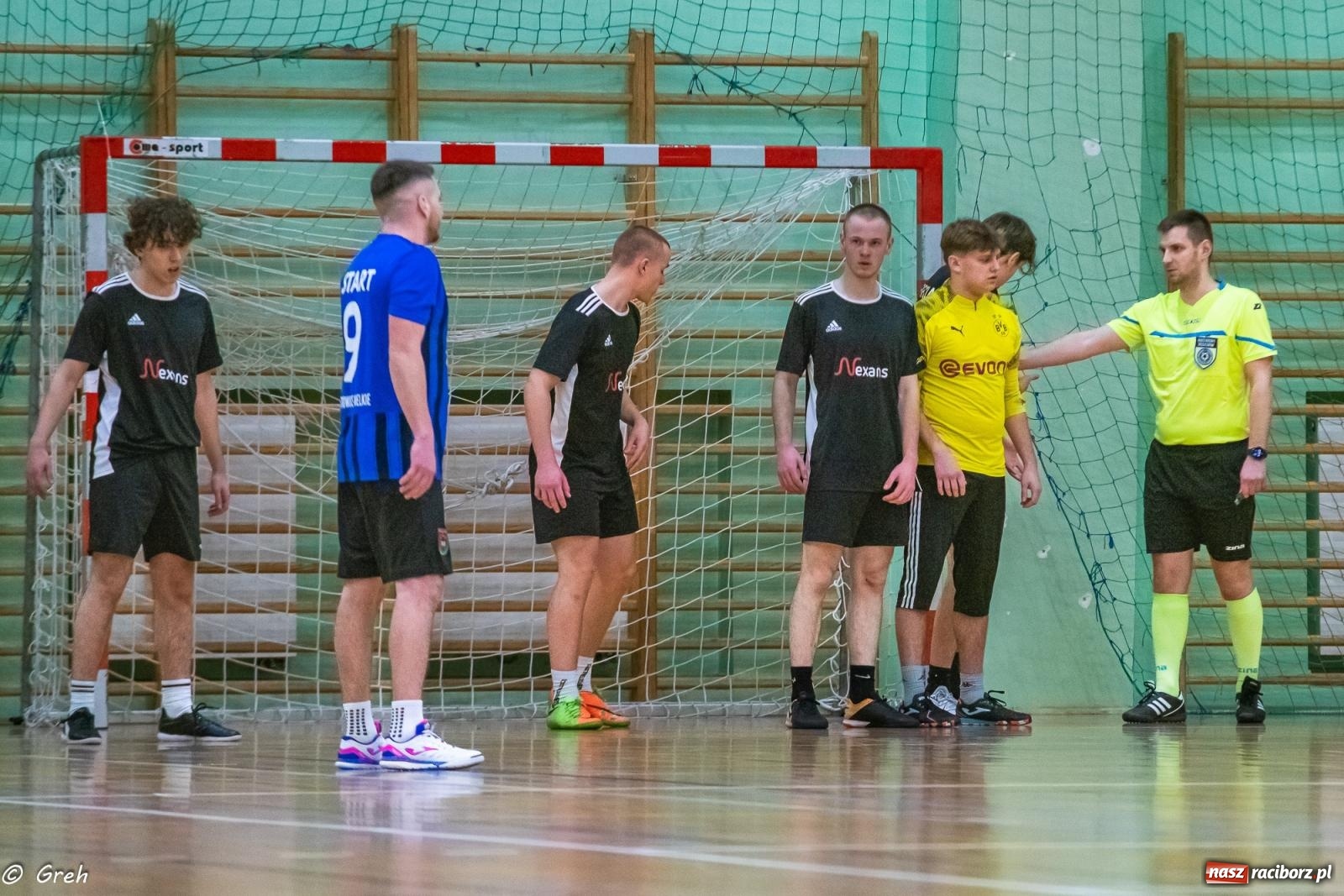 Zdjęcie w galerii na portalu naszraciborz.pl: Emocjonujący pojedynek Brexit Football i Startu Pietrowice Wielkie [FOTO] wiadomości z regionu