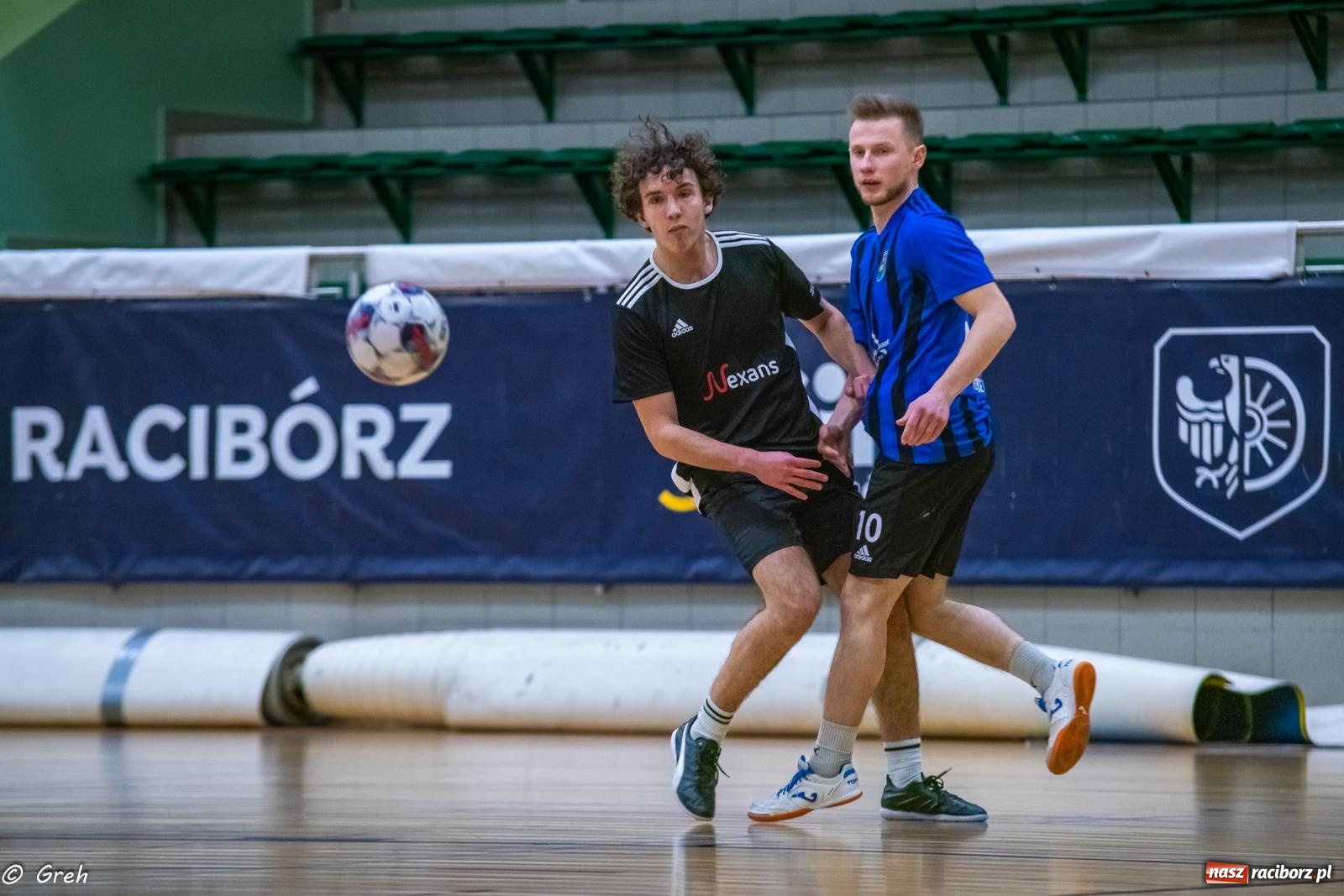 Zdjęcie w galerii na portalu naszraciborz.pl: Emocjonujący pojedynek Brexit Football i Startu Pietrowice Wielkie [FOTO] wiadomości z regionu