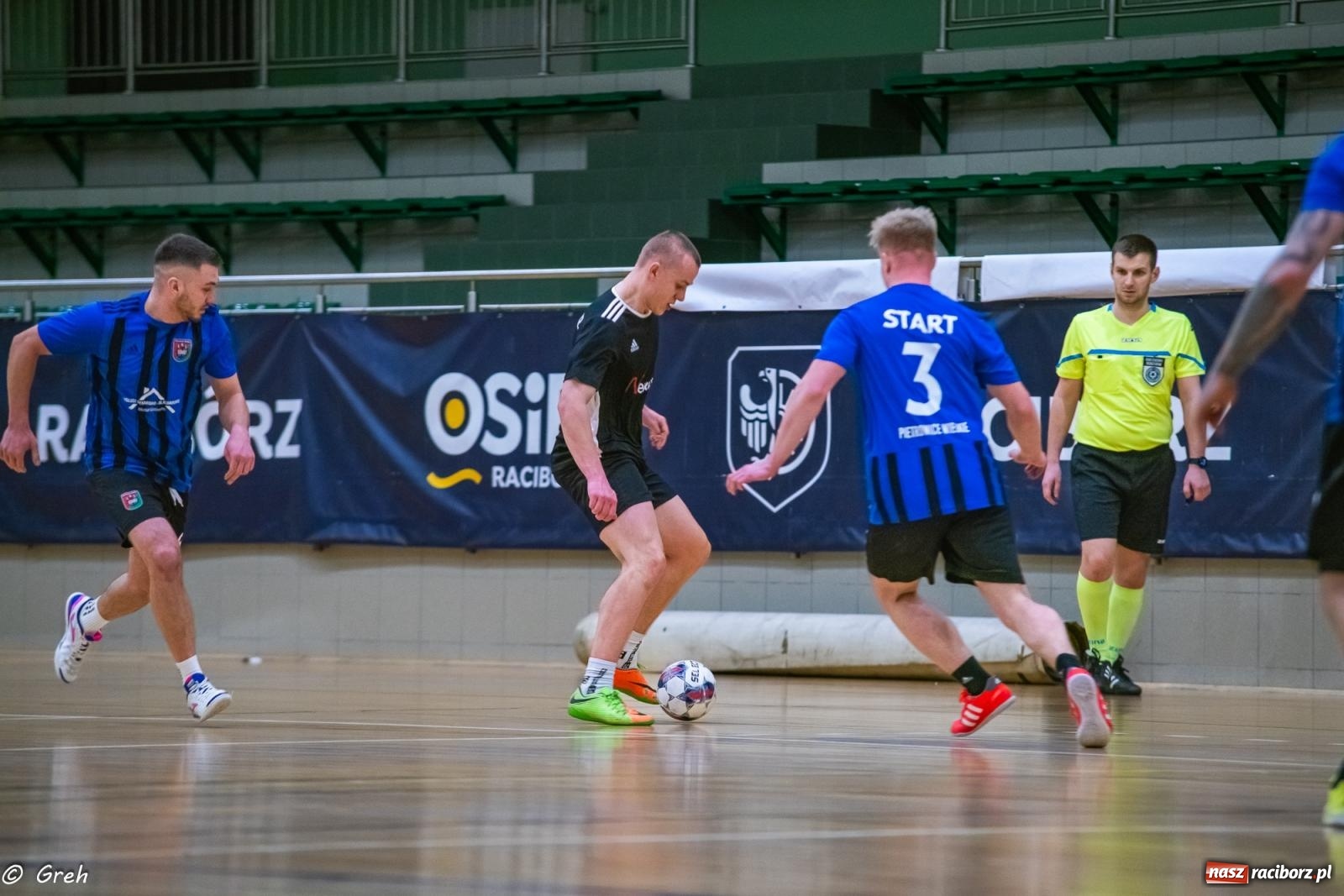 Zdjęcie w galerii na portalu naszraciborz.pl: Emocjonujący pojedynek Brexit Football i Startu Pietrowice Wielkie [FOTO] wiadomości z regionu