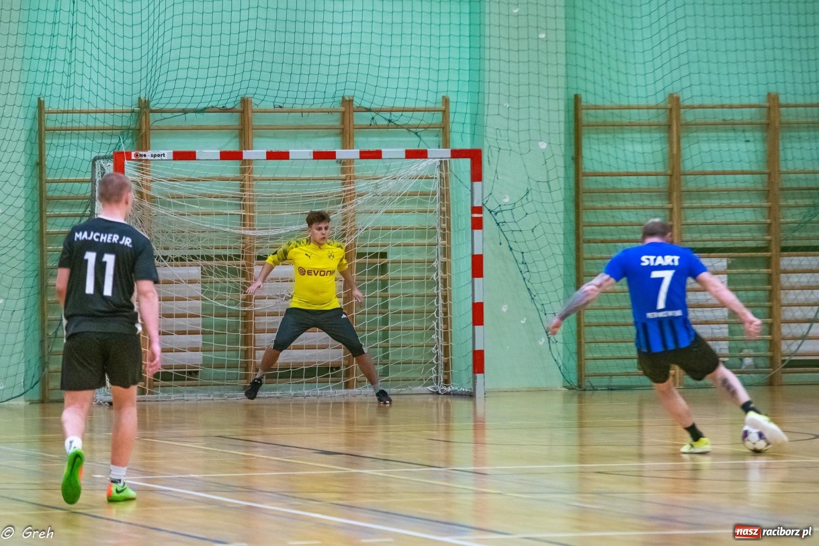 Zdjęcie w galerii na portalu naszraciborz.pl: Emocjonujący pojedynek Brexit Football i Startu Pietrowice Wielkie [FOTO] wiadomości z regionu