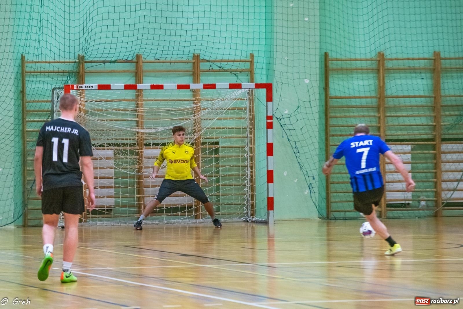 Zdjęcie w galerii na portalu naszraciborz.pl: Emocjonujący pojedynek Brexit Football i Startu Pietrowice Wielkie [FOTO] wiadomości z regionu