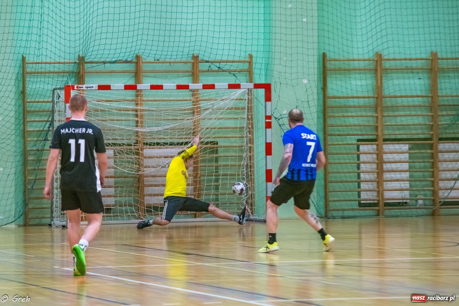 Zdjęcie w galerii na portalu naszraciborz.pl: Emocjonujący pojedynek Brexit Football i Startu Pietrowice Wielkie [FOTO] wiadomości z regionu