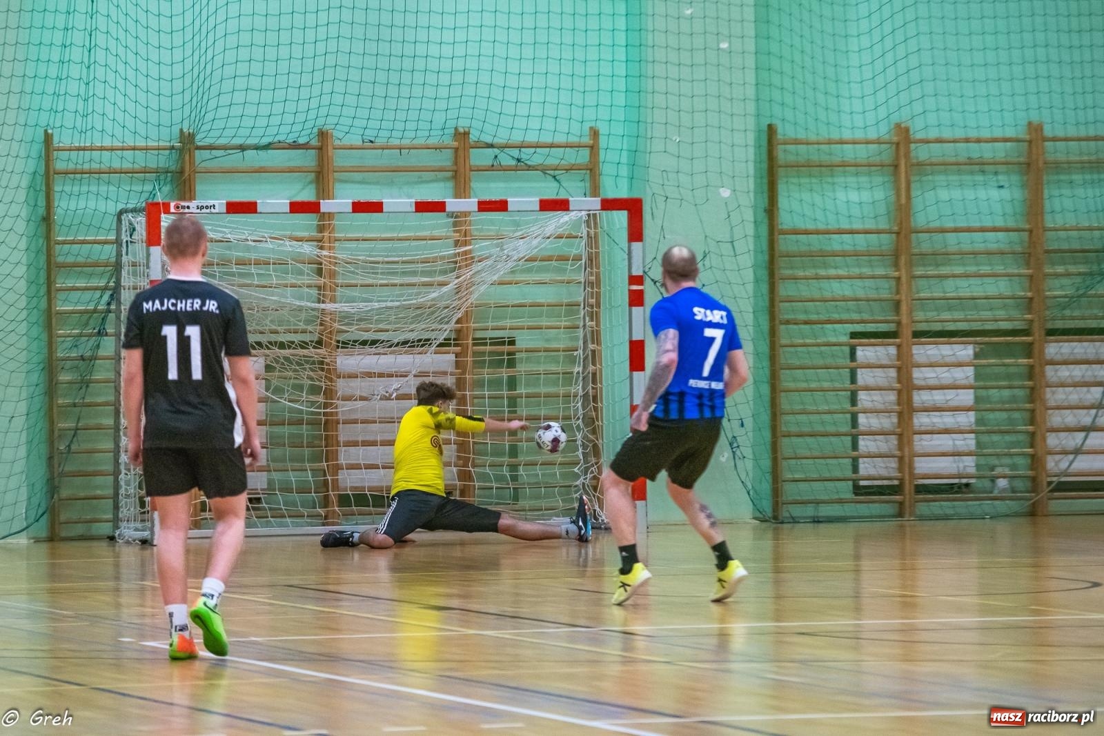 Zdjęcie w galerii na portalu naszraciborz.pl: Emocjonujący pojedynek Brexit Football i Startu Pietrowice Wielkie [FOTO] wiadomości z regionu