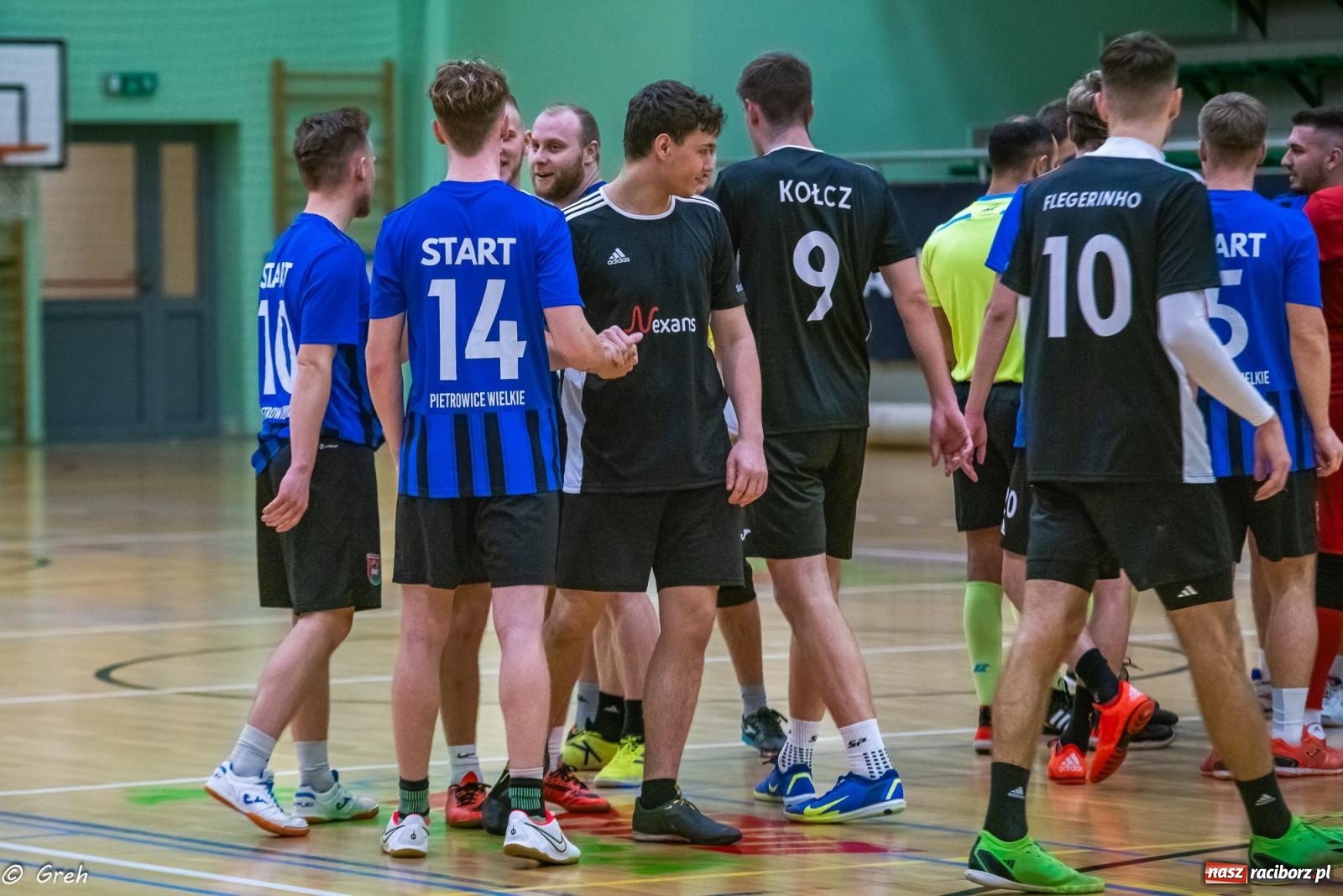 Zdjęcie w galerii na portalu naszraciborz.pl: Emocjonujący pojedynek Brexit Football i Startu Pietrowice Wielkie [FOTO] wiadomości z regionu
