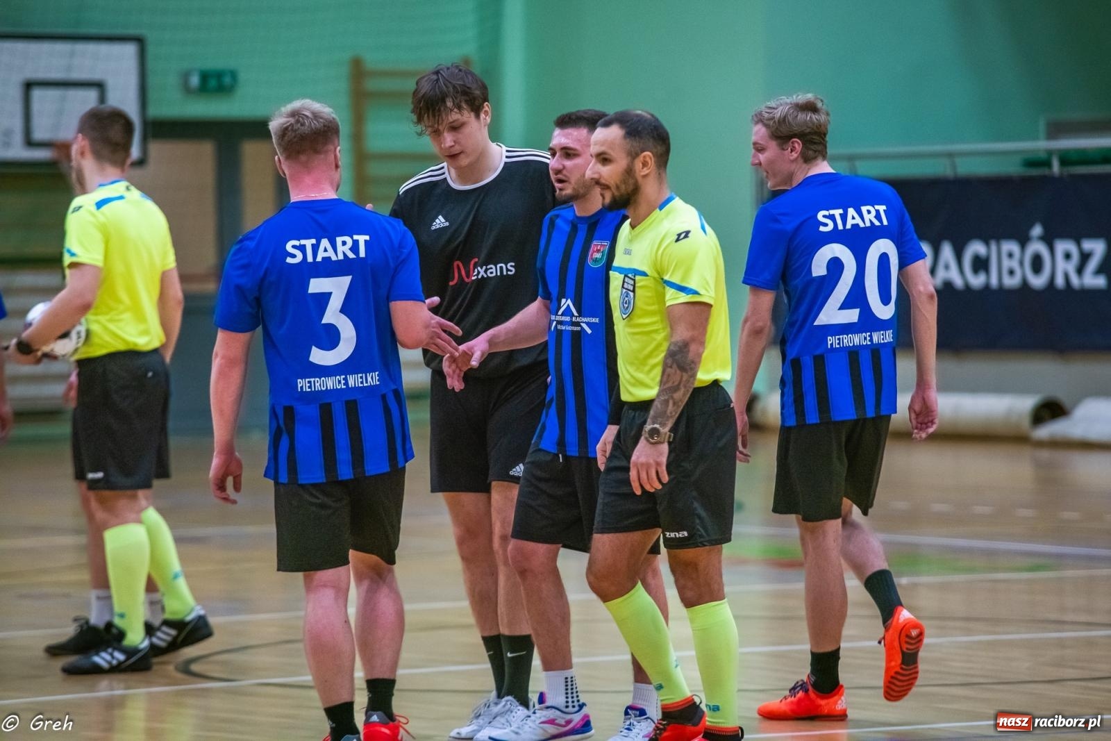 Zdjęcie w galerii na portalu naszraciborz.pl: Emocjonujący pojedynek Brexit Football i Startu Pietrowice Wielkie [FOTO] wiadomości z regionu