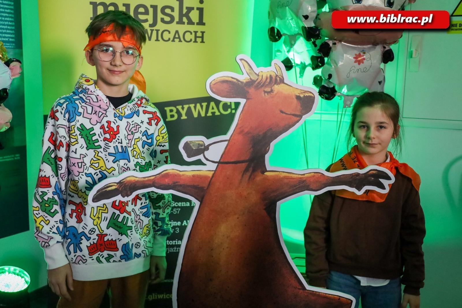 Zdjęcie w galerii na portalu naszraciborz.pl: Krowy nie mogą grać w teatrze! Relacja z wycieczki raciborskiej biblioteki wiadomości z regionu