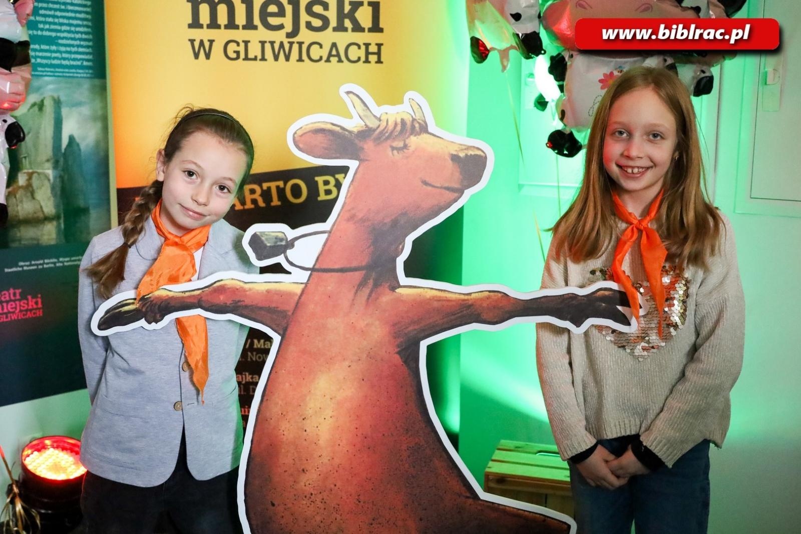 Zdjęcie w galerii na portalu naszraciborz.pl: Krowy nie mogą grać w teatrze! Relacja z wycieczki raciborskiej biblioteki wiadomości z regionu