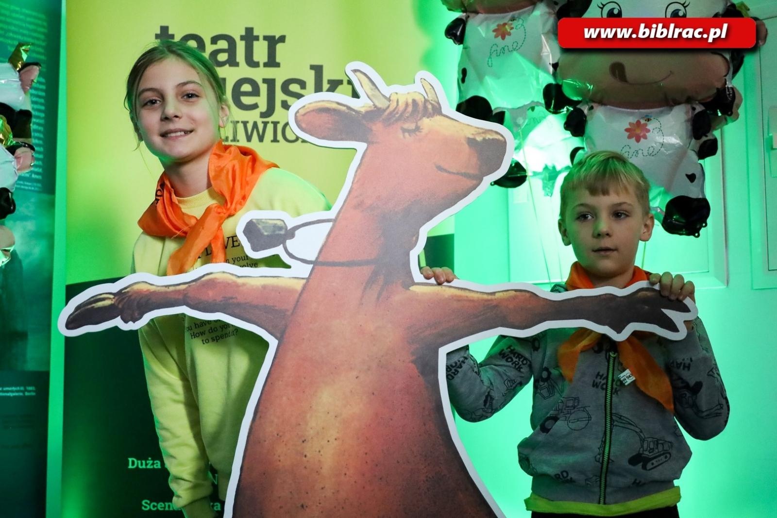 Zdjęcie w galerii na portalu naszraciborz.pl: Krowy nie mogą grać w teatrze! Relacja z wycieczki raciborskiej biblioteki wiadomości z regionu