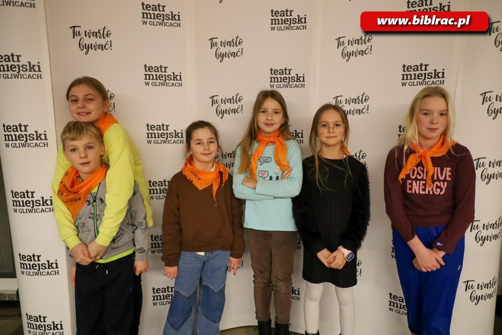 Zdjęcie w galerii na portalu naszraciborz.pl: Krowy nie mogą grać w teatrze! Relacja z wycieczki raciborskiej biblioteki wiadomości z regionu