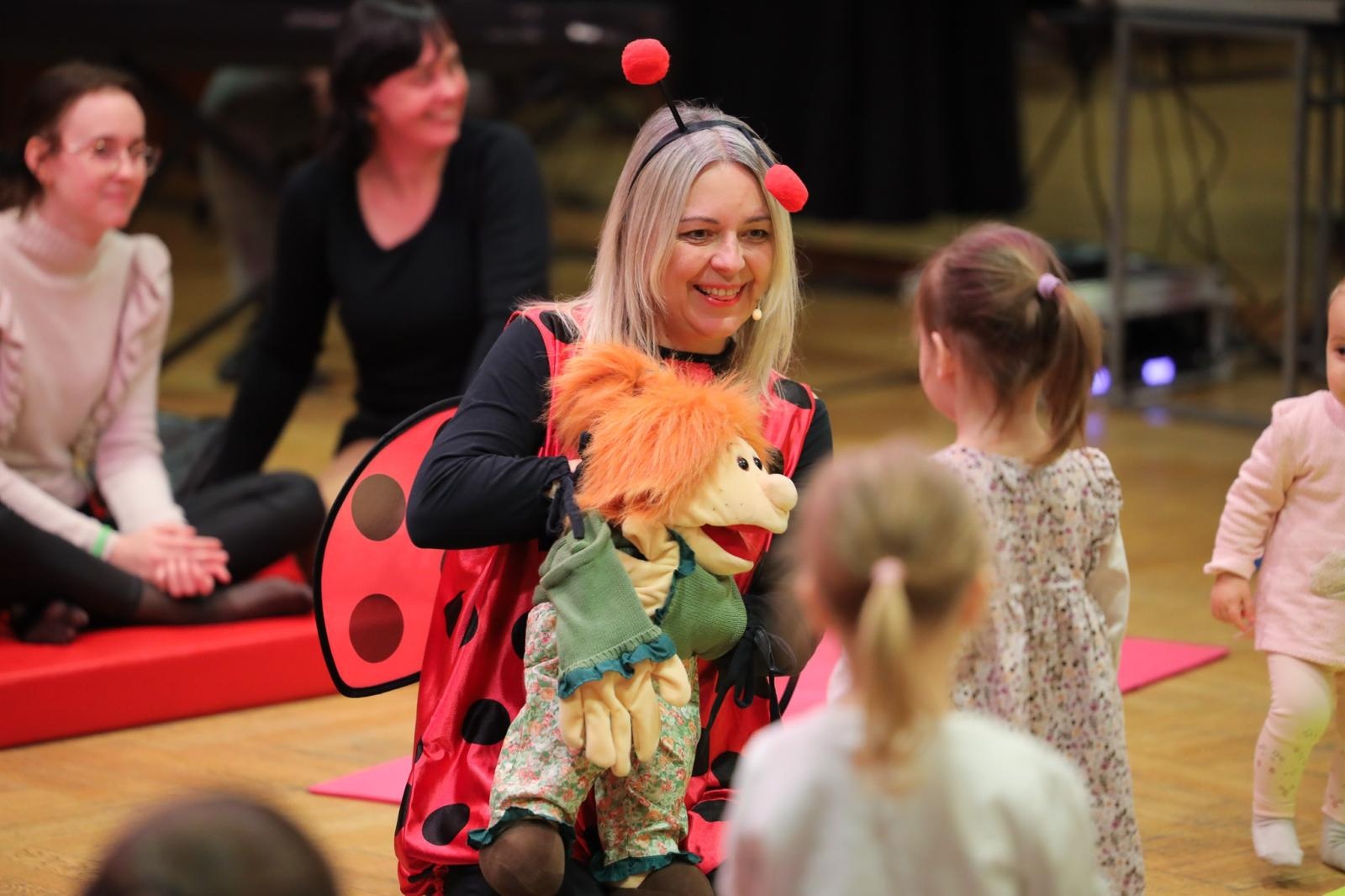 Zdjęcie w galerii na portalu naszraciborz.pl: Maluchy w krainie dźwięku - instrument niespodzianka [zapowiedź] wiadomości z regionu