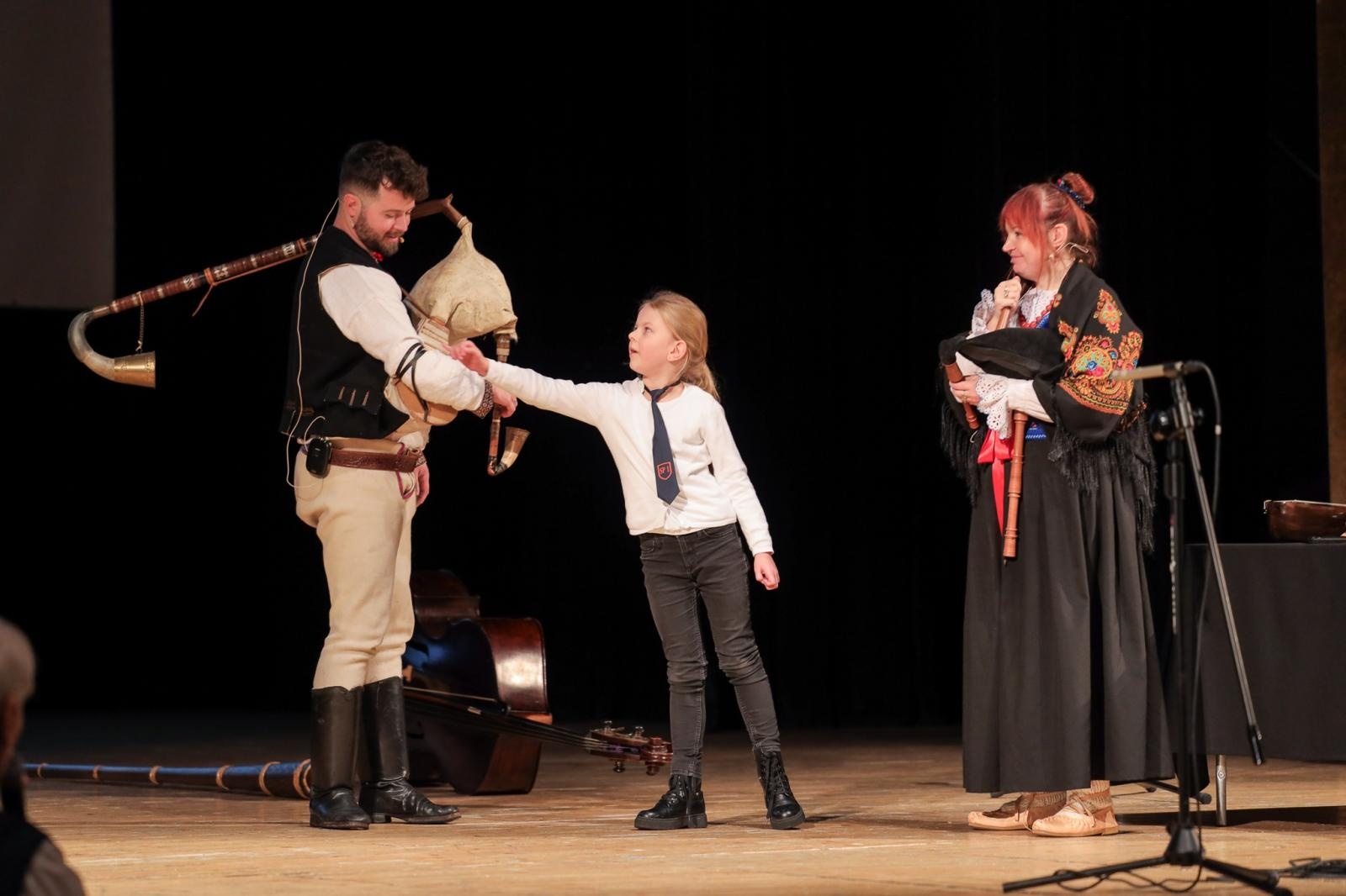 Zdjęcie w galerii na portalu naszraciborz.pl: Koncerty umuzykalniające na ludową nutę wiadomości z regionu