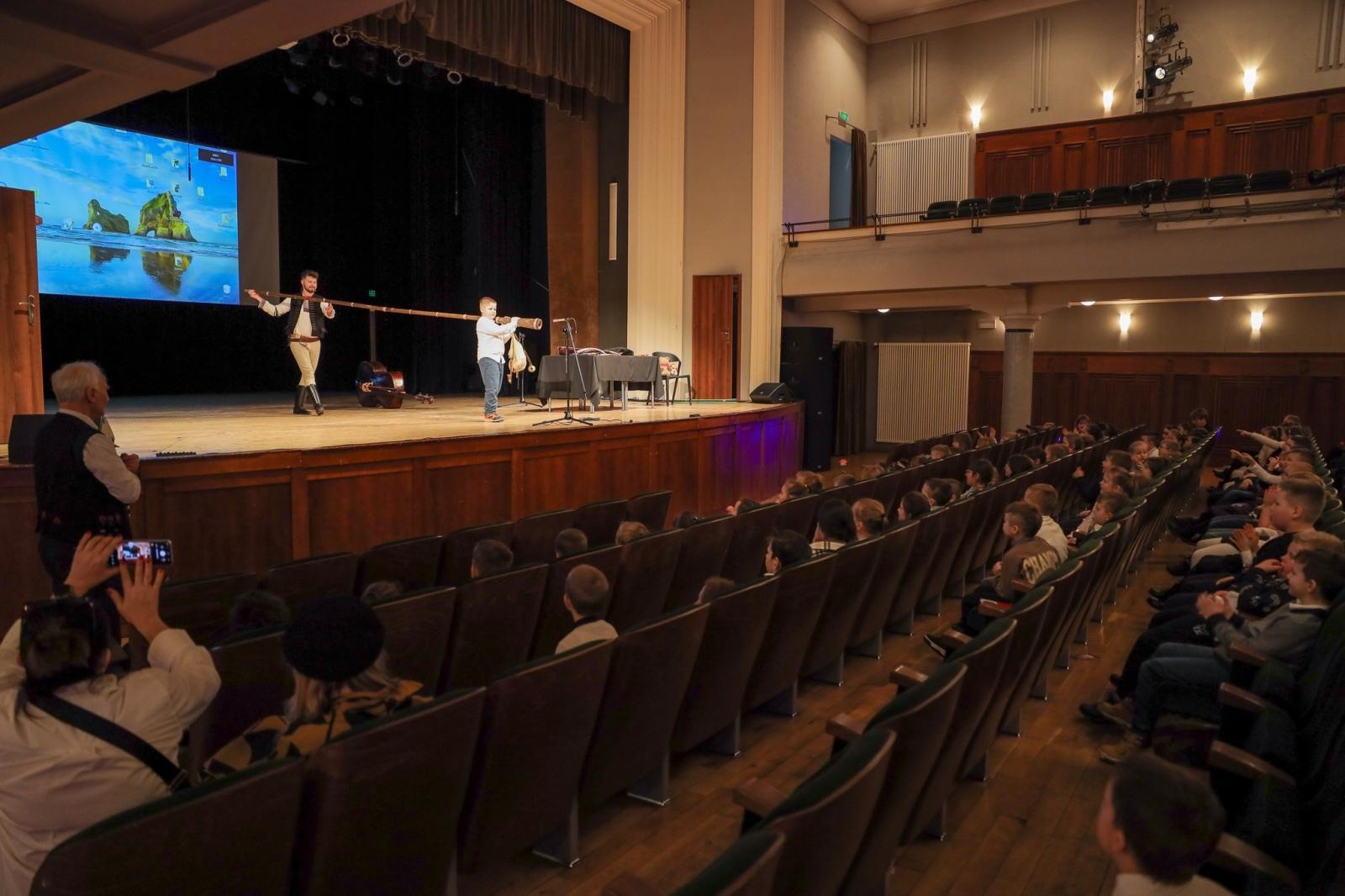 Zdjęcie w galerii na portalu naszraciborz.pl: Koncerty umuzykalniające na ludową nutę wiadomości z regionu