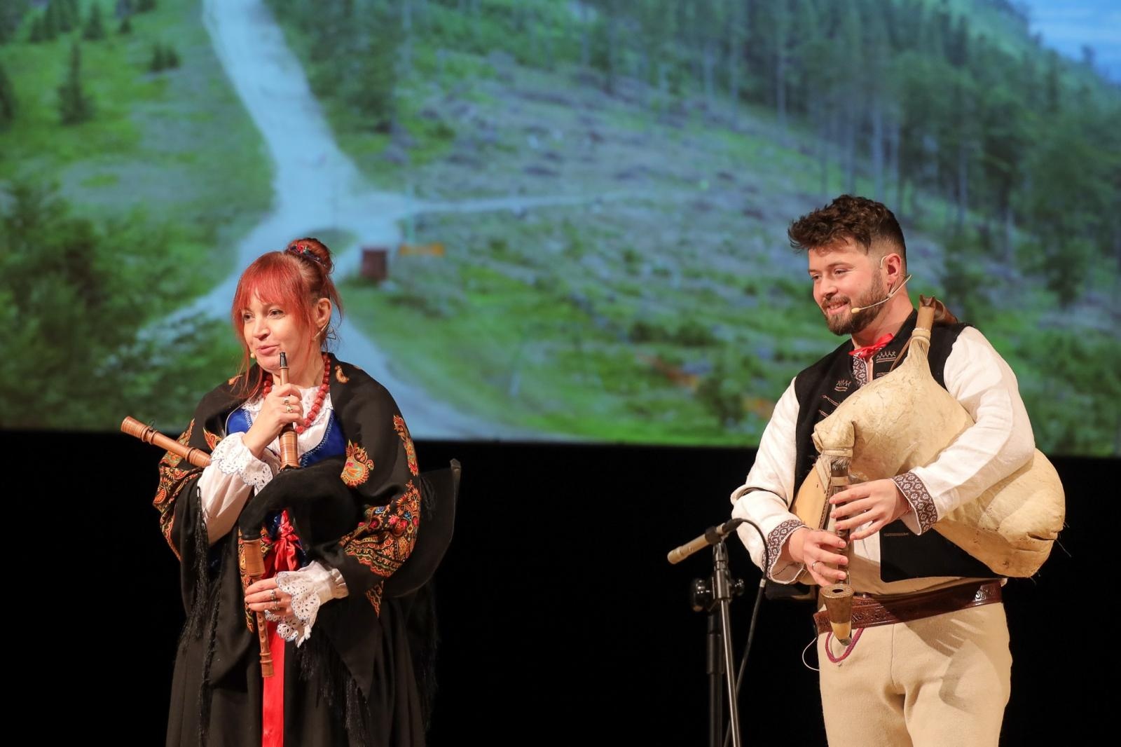 Zdjęcie w galerii na portalu naszraciborz.pl: Koncerty umuzykalniające na ludową nutę wiadomości z regionu
