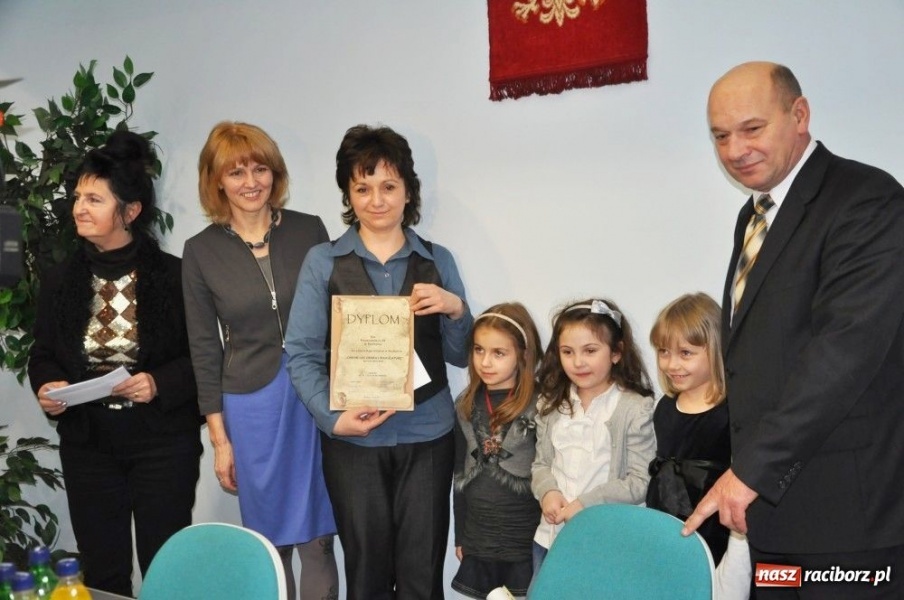 Zdjęcie w galerii na portalu naszraciborz.pl: SP6 ekologicznym pogromcą wiadomości z regionu