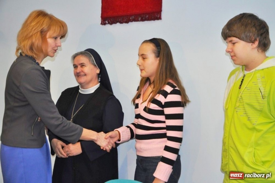 Zdjęcie w galerii na portalu naszraciborz.pl: SP6 ekologicznym pogromcą wiadomości z regionu