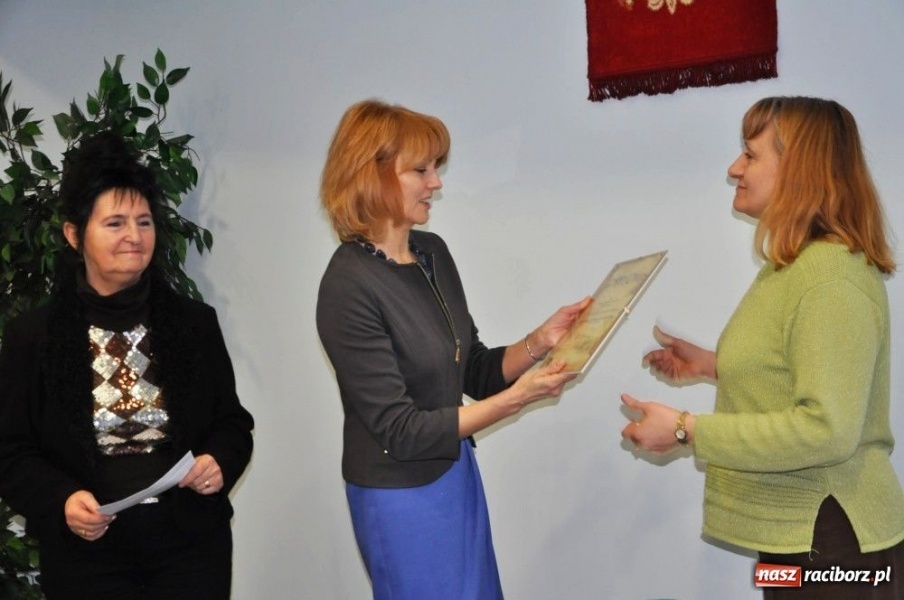 Zdjęcie w galerii na portalu naszraciborz.pl: SP6 ekologicznym pogromcą wiadomości z regionu