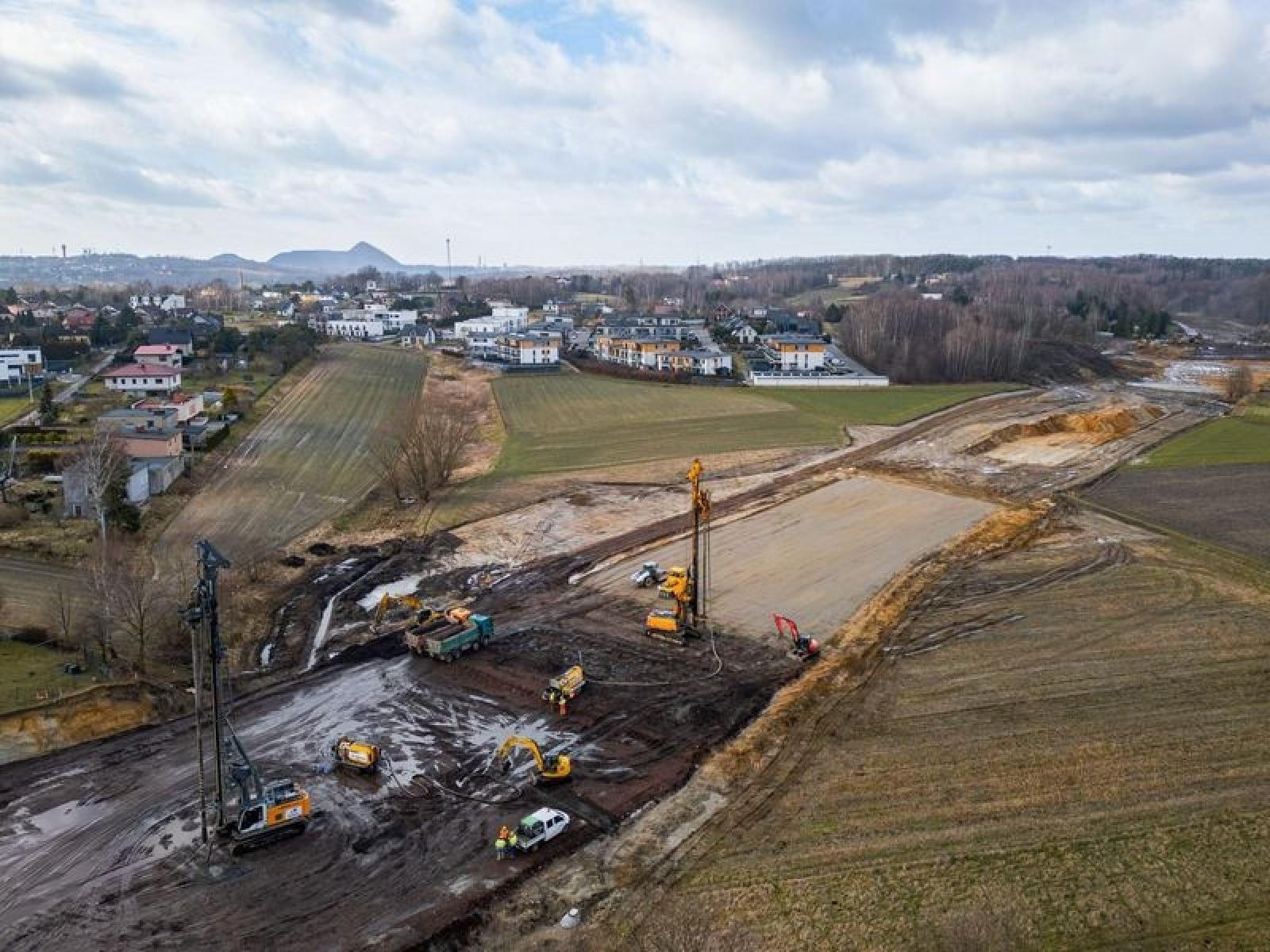 Zdjęcie w galerii na portalu naszraciborz.pl: Rybnik w szybkim tempie buduje swój odcinek drogi Racibórz-Pszczyna [FOTO] wiadomości z regionu