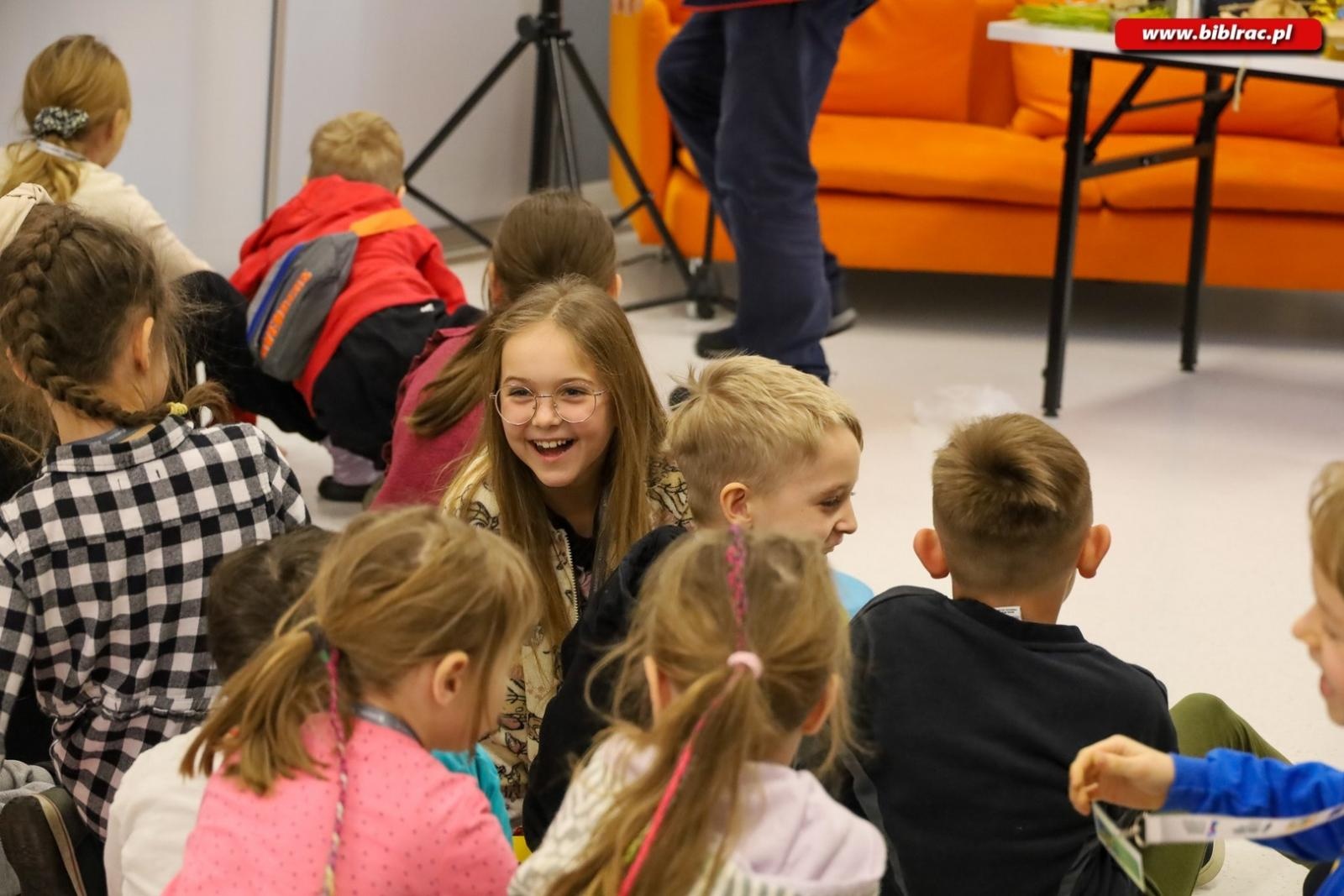 Zdjęcie w galerii na portalu naszraciborz.pl: Kliklaki i bączek. Śląskie zabawy z Markiem Szołtyskiem wiadomości z regionu