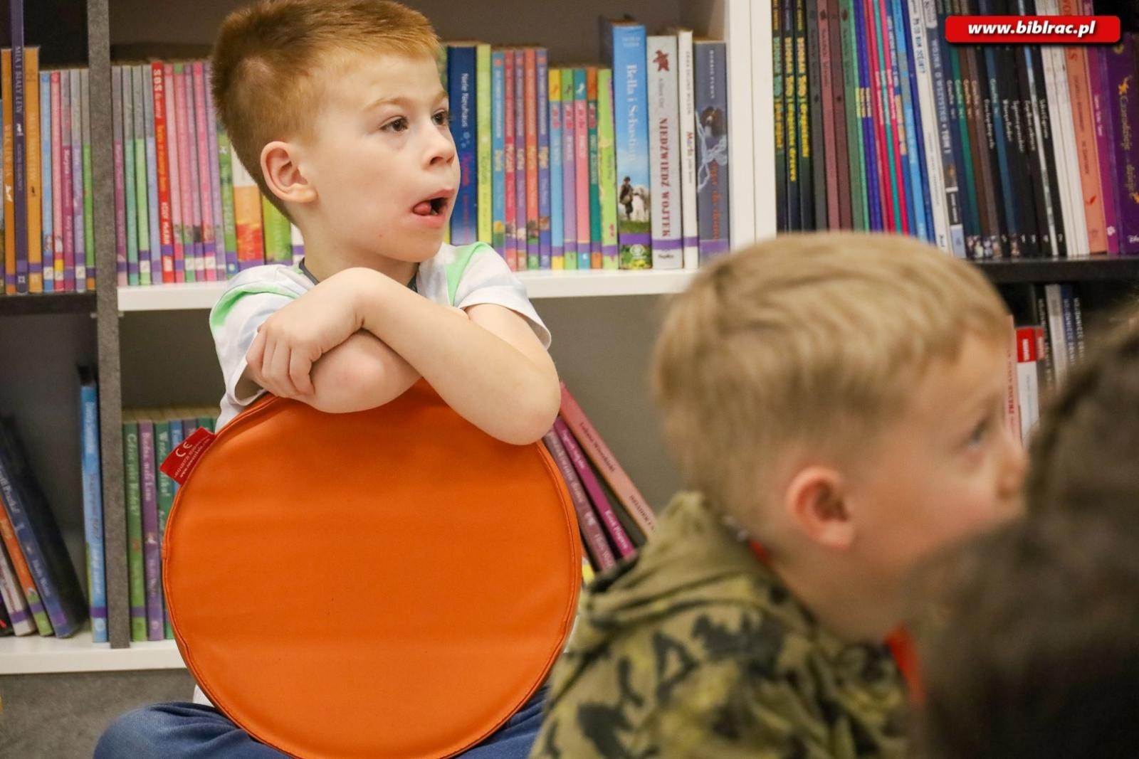 Zdjęcie w galerii na portalu naszraciborz.pl: Kliklaki i bączek. Śląskie zabawy z Markiem Szołtyskiem wiadomości z regionu