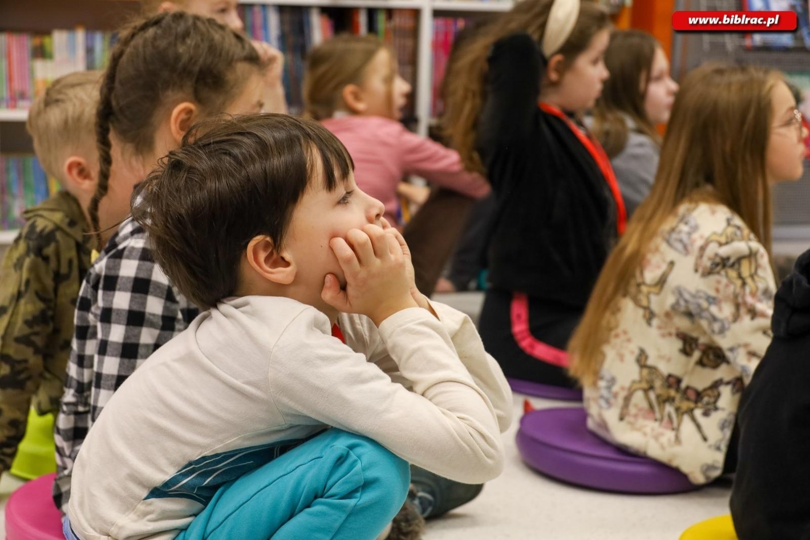 Zdjęcie w galerii na portalu naszraciborz.pl: Kliklaki i bączek. Śląskie zabawy z Markiem Szołtyskiem wiadomości z regionu