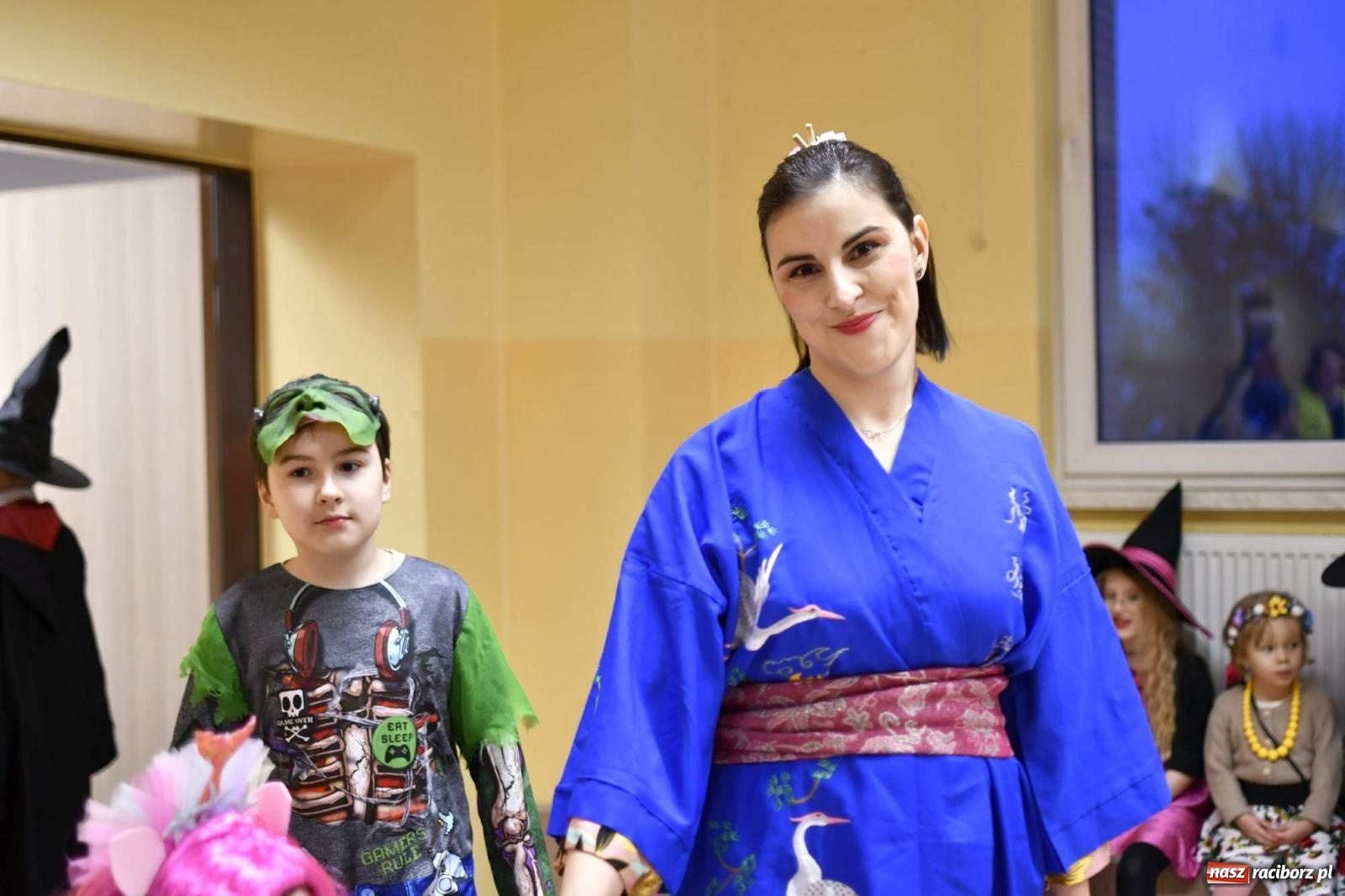 Zdjęcie w galerii na portalu naszraciborz.pl: Ponad sto bajkowych i filmowych postaci na balu karnawałowym w Pietrowicach Wielkich wiadomości z regionu