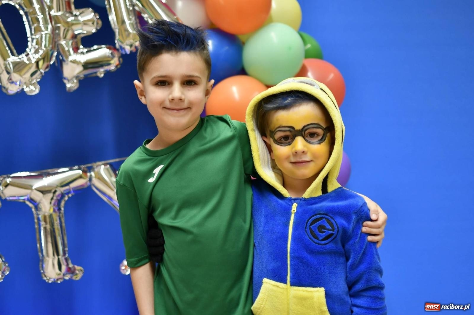 Zdjęcie w galerii na portalu naszraciborz.pl: Ponad sto bajkowych i filmowych postaci na balu karnawałowym w Pietrowicach Wielkich wiadomości z regionu