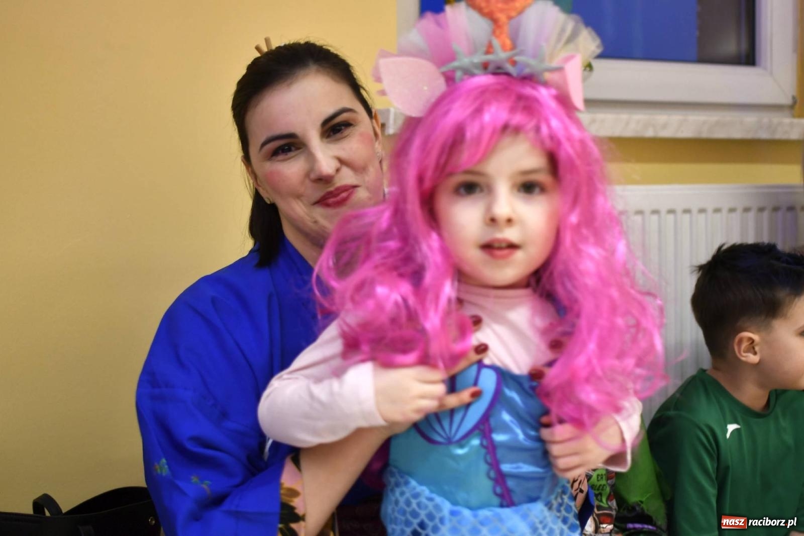 Zdjęcie w galerii na portalu naszraciborz.pl: Ponad sto bajkowych i filmowych postaci na balu karnawałowym w Pietrowicach Wielkich wiadomości z regionu