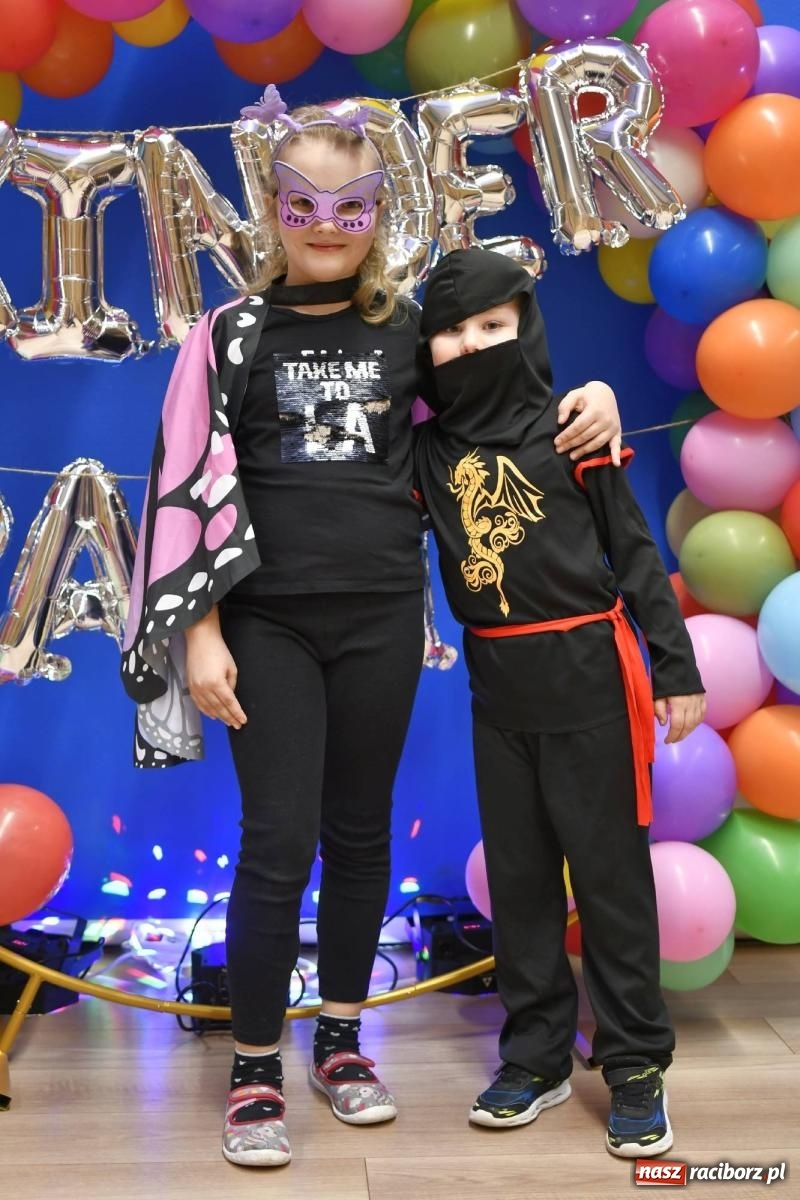Zdjęcie w galerii na portalu naszraciborz.pl: Ponad sto bajkowych i filmowych postaci na balu karnawałowym w Pietrowicach Wielkich wiadomości z regionu