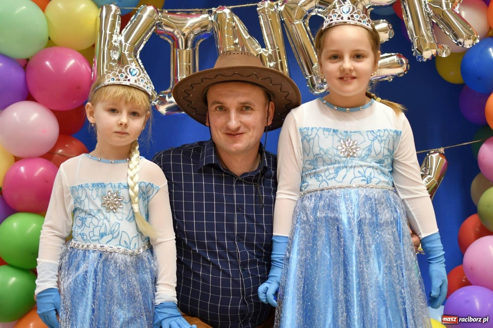 Zdjęcie w galerii na portalu naszraciborz.pl: Ponad sto bajkowych i filmowych postaci na balu karnawałowym w Pietrowicach Wielkich wiadomości z regionu