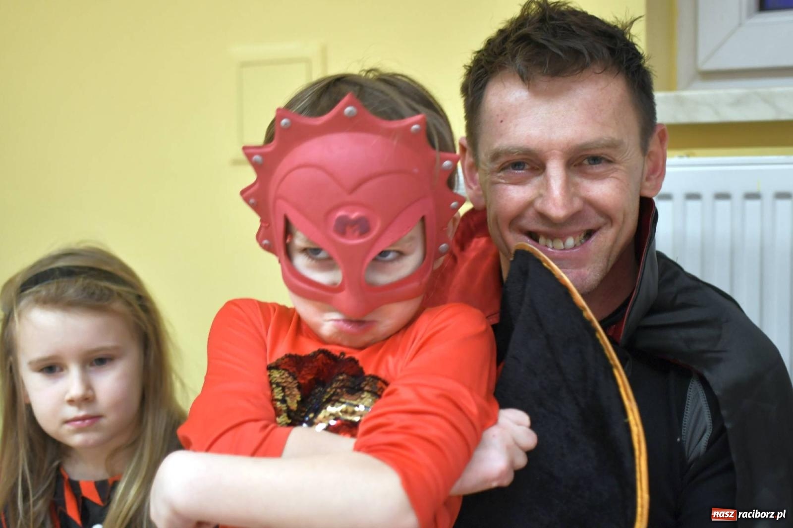 Zdjęcie w galerii na portalu naszraciborz.pl: Ponad sto bajkowych i filmowych postaci na balu karnawałowym w Pietrowicach Wielkich wiadomości z regionu