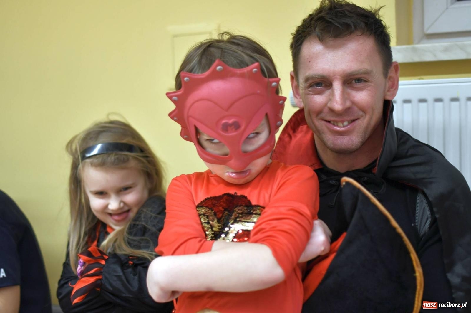 Zdjęcie w galerii na portalu naszraciborz.pl: Ponad sto bajkowych i filmowych postaci na balu karnawałowym w Pietrowicach Wielkich wiadomości z regionu