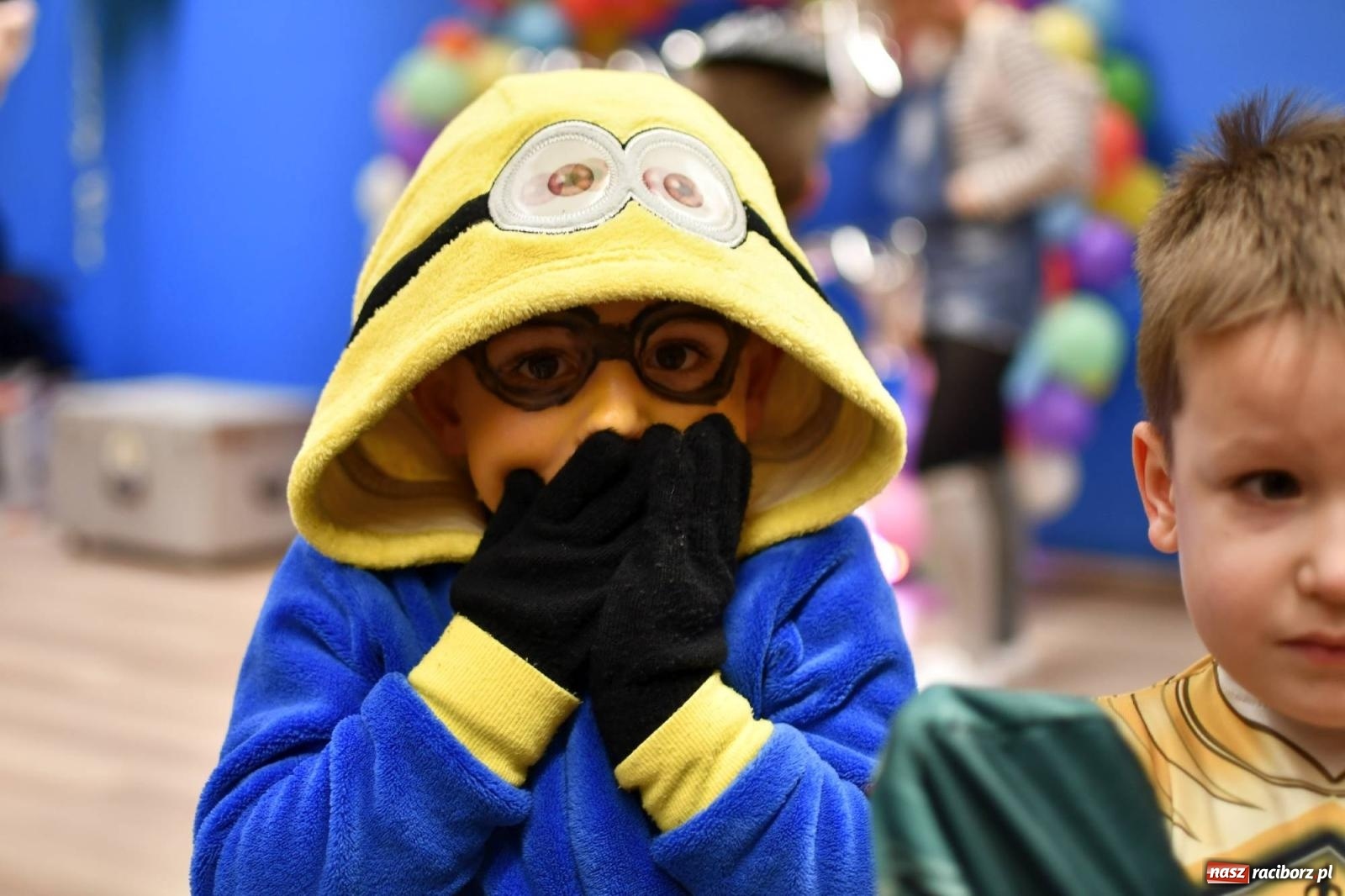 Zdjęcie w galerii na portalu naszraciborz.pl: Ponad sto bajkowych i filmowych postaci na balu karnawałowym w Pietrowicach Wielkich wiadomości z regionu