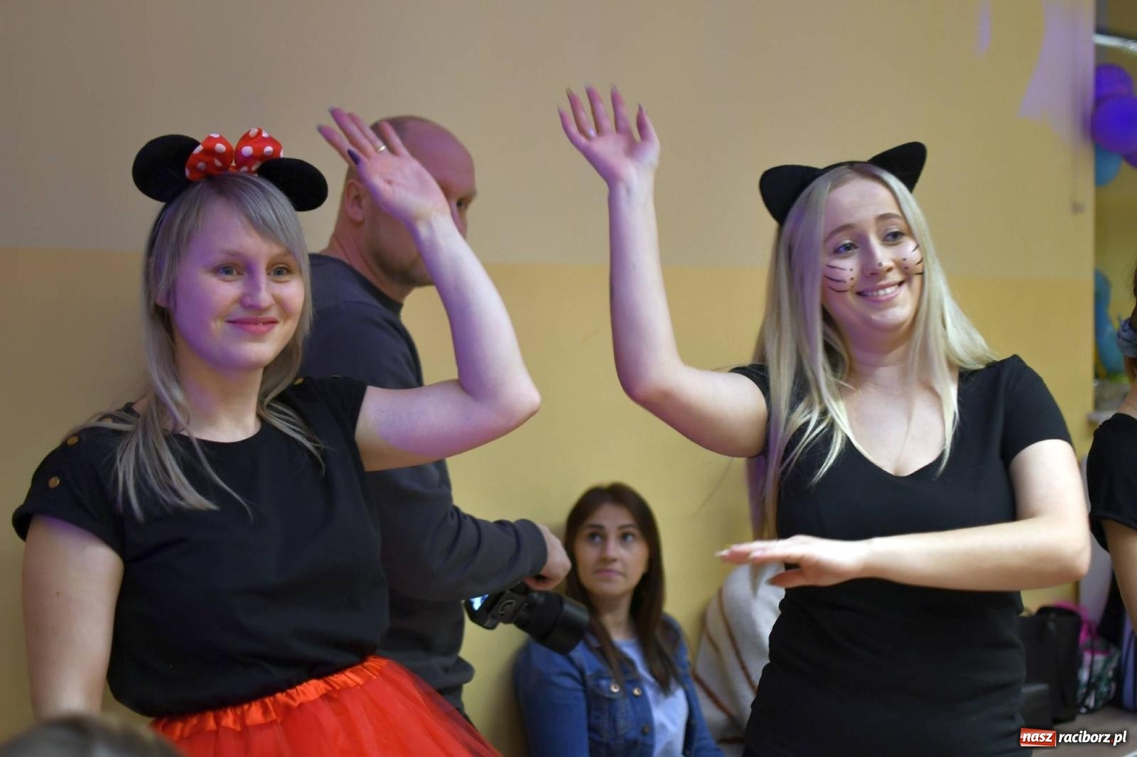 Zdjęcie w galerii na portalu naszraciborz.pl: Ponad sto bajkowych i filmowych postaci na balu karnawałowym w Pietrowicach Wielkich wiadomości z regionu