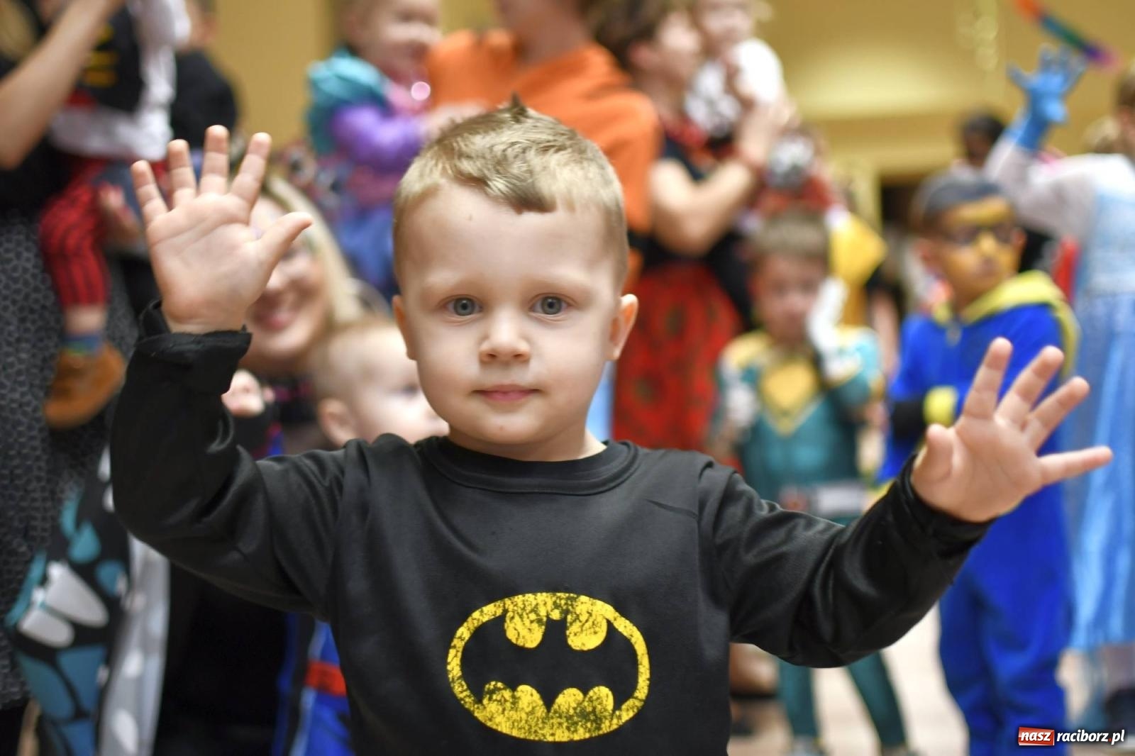 Zdjęcie w galerii na portalu naszraciborz.pl: Ponad sto bajkowych i filmowych postaci na balu karnawałowym w Pietrowicach Wielkich wiadomości z regionu