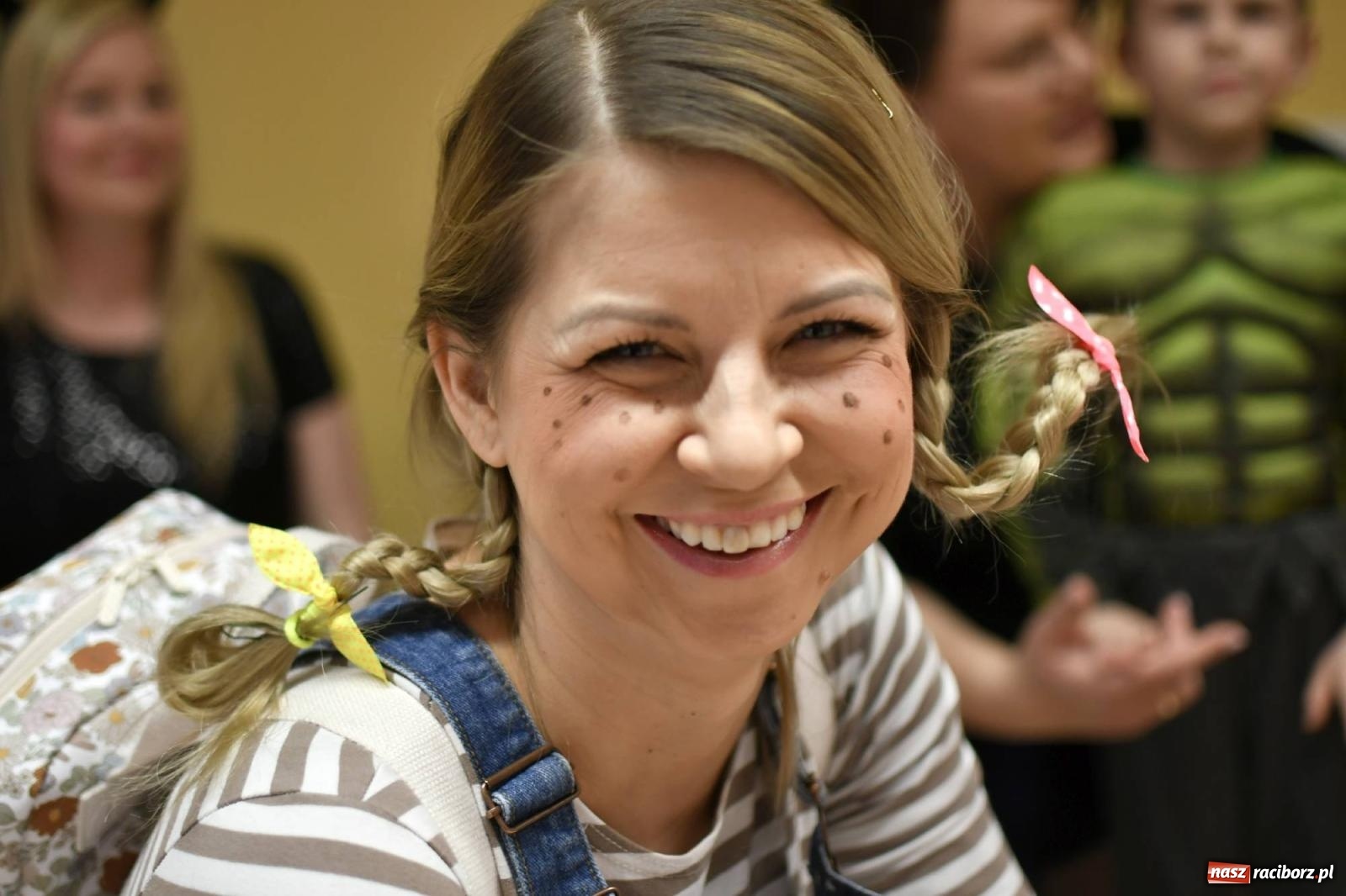 Zdjęcie w galerii na portalu naszraciborz.pl: Ponad sto bajkowych i filmowych postaci na balu karnawałowym w Pietrowicach Wielkich wiadomości z regionu