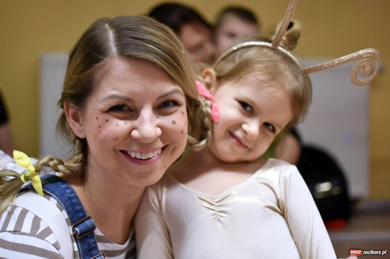 Zdjęcie w galerii na portalu naszraciborz.pl: Ponad sto bajkowych i filmowych postaci na balu karnawałowym w Pietrowicach Wielkich wiadomości z regionu