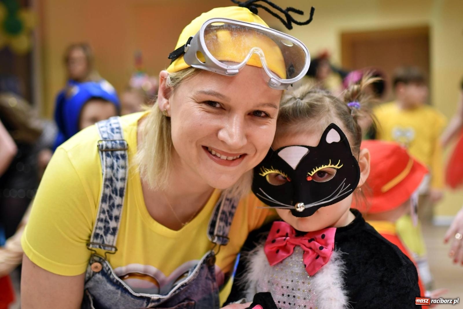 Zdjęcie w galerii na portalu naszraciborz.pl: Ponad sto bajkowych i filmowych postaci na balu karnawałowym w Pietrowicach Wielkich wiadomości z regionu