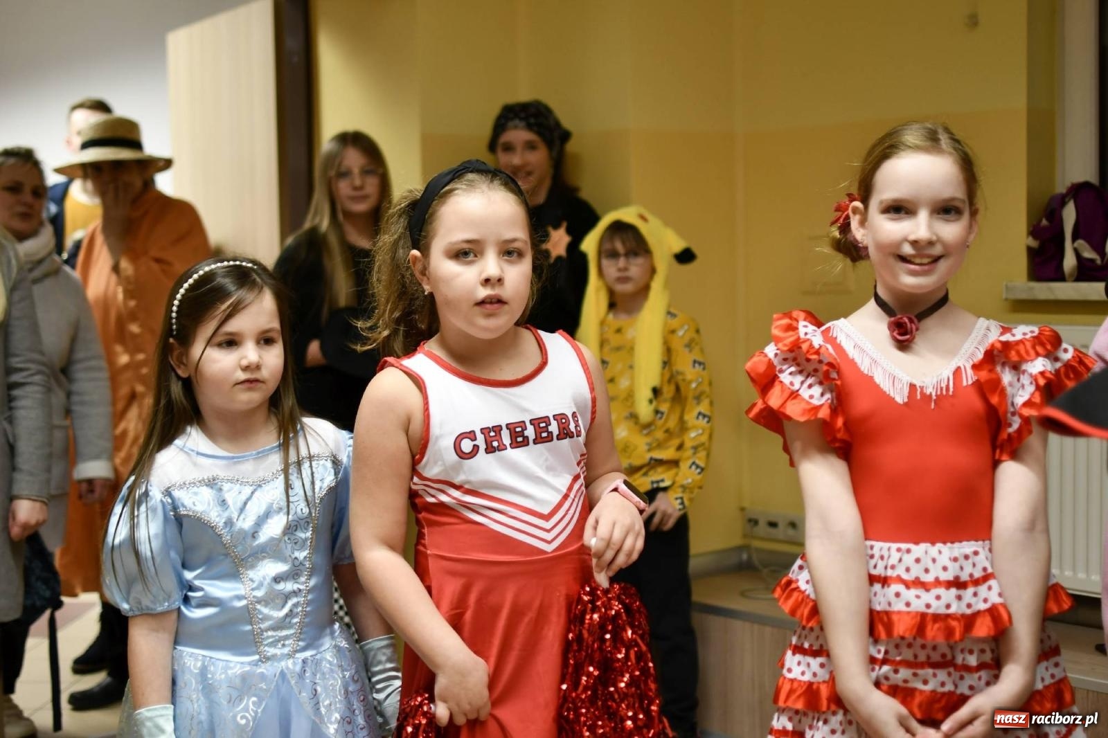 Zdjęcie w galerii na portalu naszraciborz.pl: Ponad sto bajkowych i filmowych postaci na balu karnawałowym w Pietrowicach Wielkich wiadomości z regionu