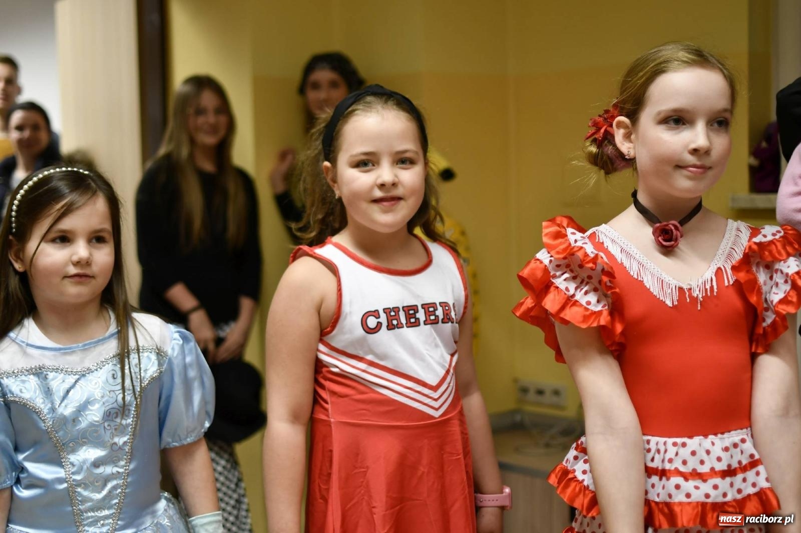 Zdjęcie w galerii na portalu naszraciborz.pl: Ponad sto bajkowych i filmowych postaci na balu karnawałowym w Pietrowicach Wielkich wiadomości z regionu