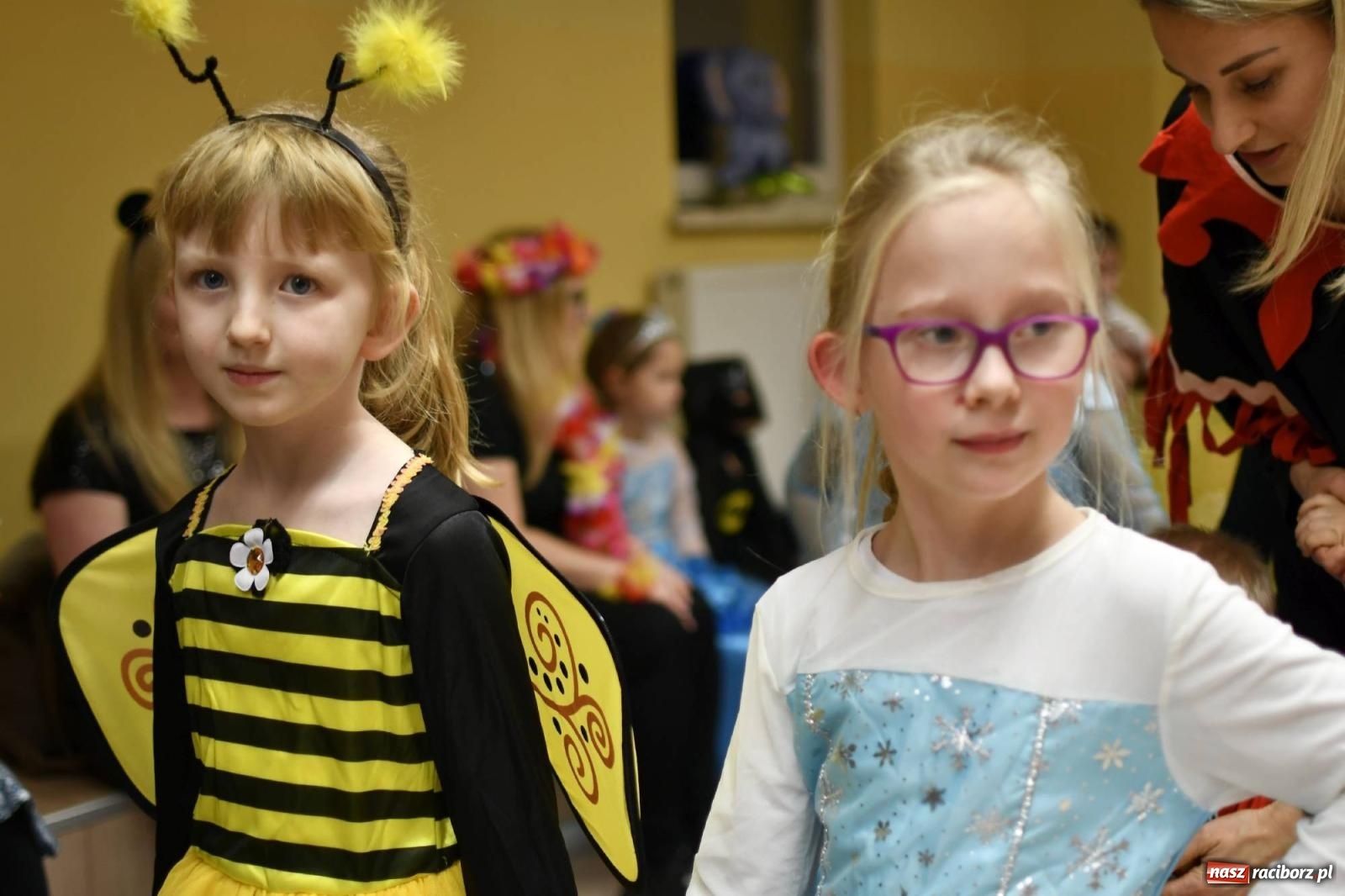 Zdjęcie w galerii na portalu naszraciborz.pl: Ponad sto bajkowych i filmowych postaci na balu karnawałowym w Pietrowicach Wielkich wiadomości z regionu