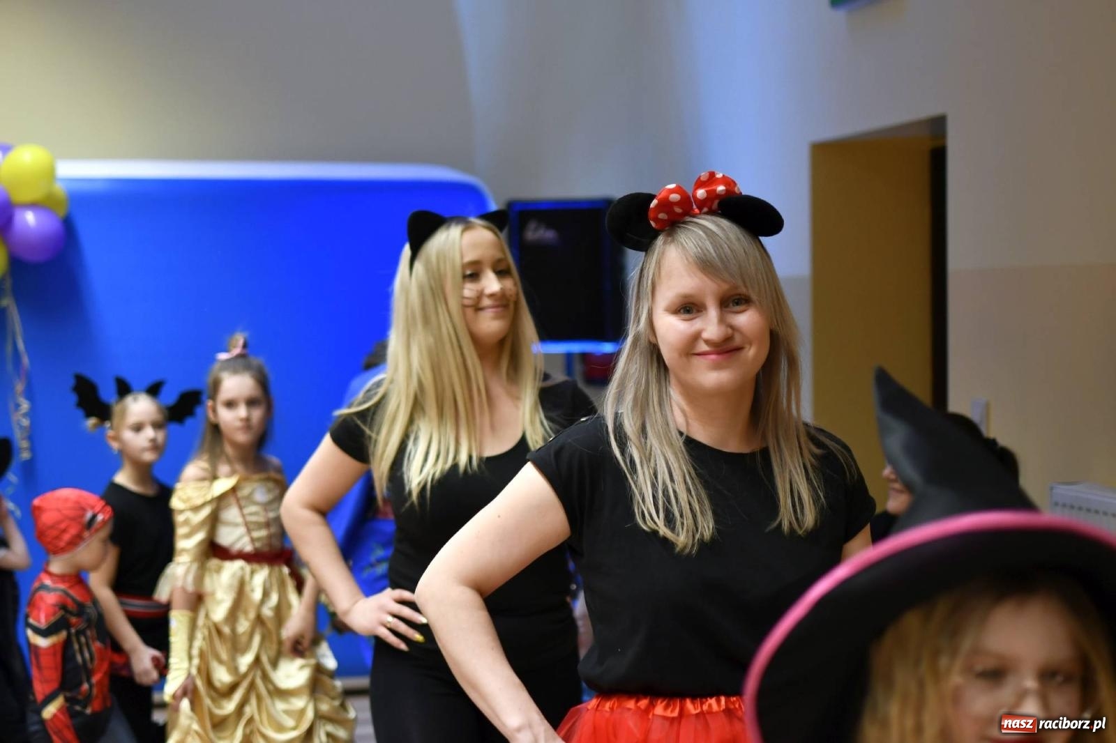 Zdjęcie w galerii na portalu naszraciborz.pl: Ponad sto bajkowych i filmowych postaci na balu karnawałowym w Pietrowicach Wielkich wiadomości z regionu