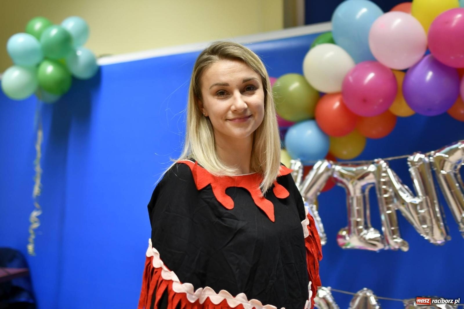 Zdjęcie w galerii na portalu naszraciborz.pl: Ponad sto bajkowych i filmowych postaci na balu karnawałowym w Pietrowicach Wielkich wiadomości z regionu