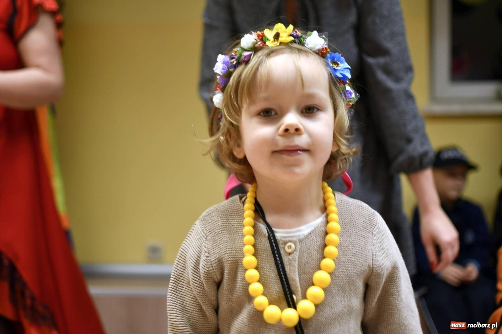 Zdjęcie w galerii na portalu naszraciborz.pl: Ponad sto bajkowych i filmowych postaci na balu karnawałowym w Pietrowicach Wielkich wiadomości z regionu