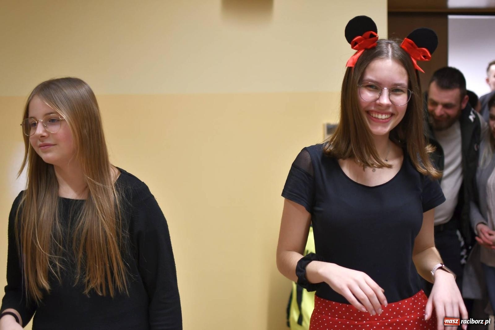 Zdjęcie w galerii na portalu naszraciborz.pl: Ponad sto bajkowych i filmowych postaci na balu karnawałowym w Pietrowicach Wielkich wiadomości z regionu