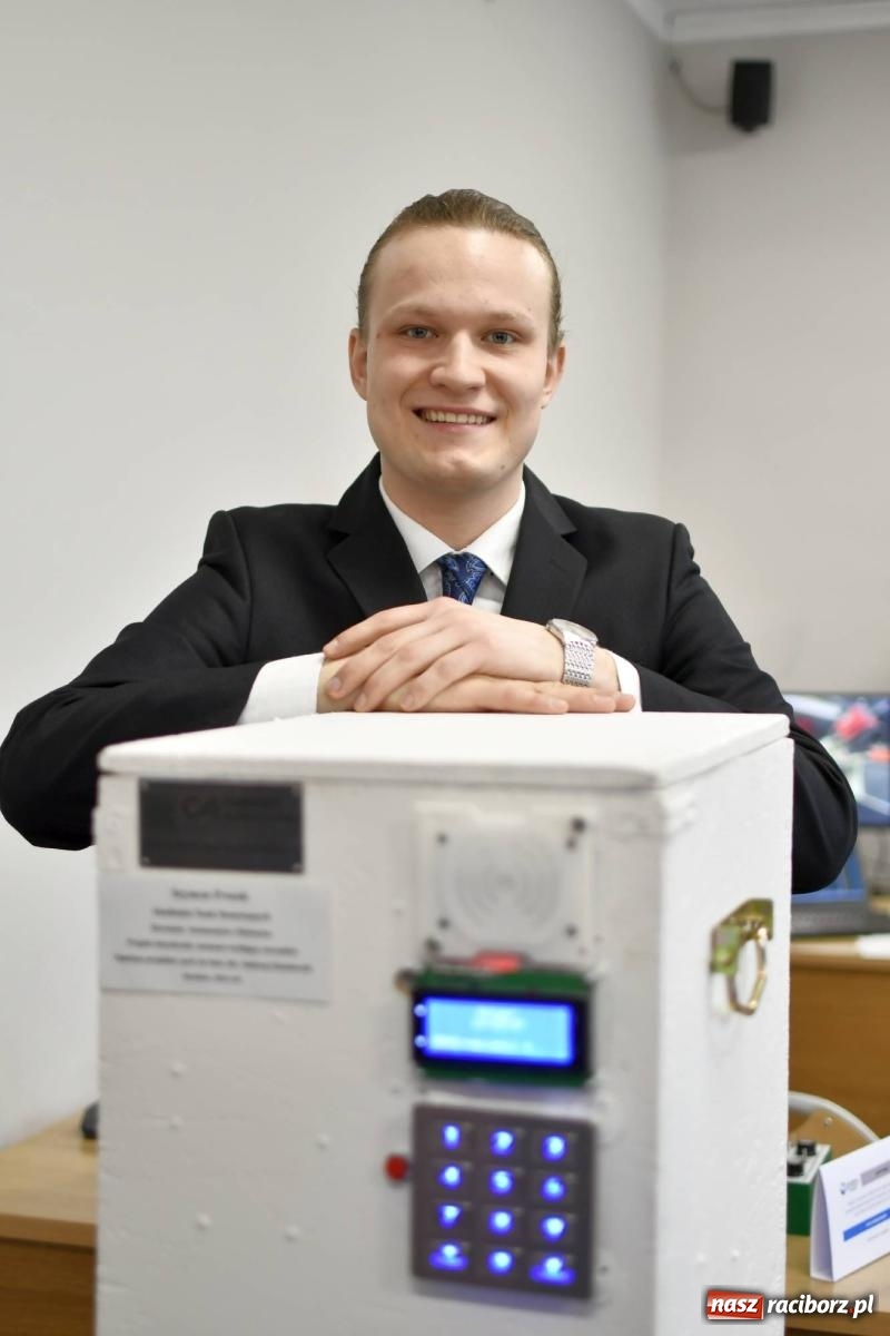 Zdjęcie w galerii na portalu naszraciborz.pl: Raciborska uczelnia wręczyła swoje prestiżowe wyróżnienia wiadomości z regionu